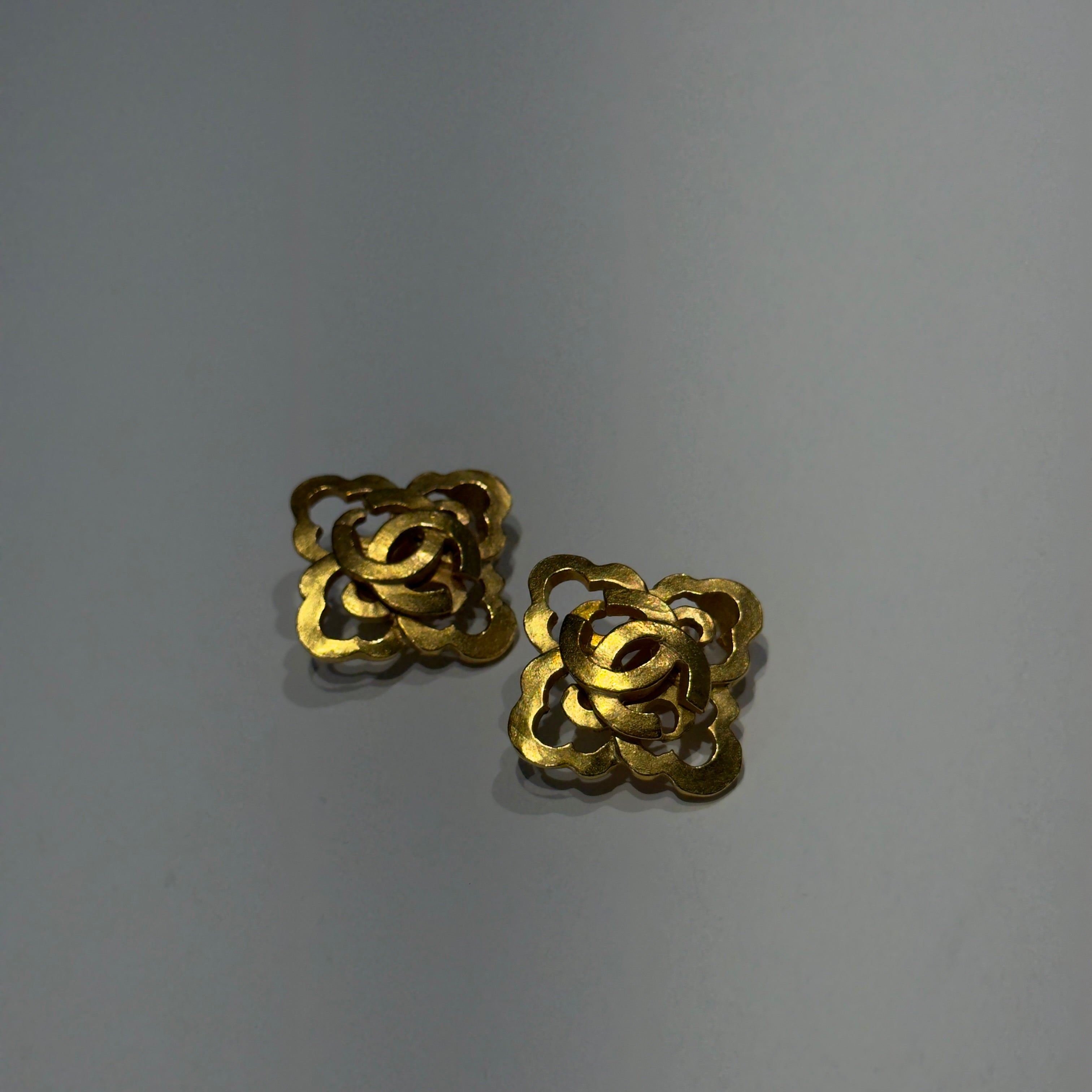Chanel 1997P Clip On Earrings - Queen May