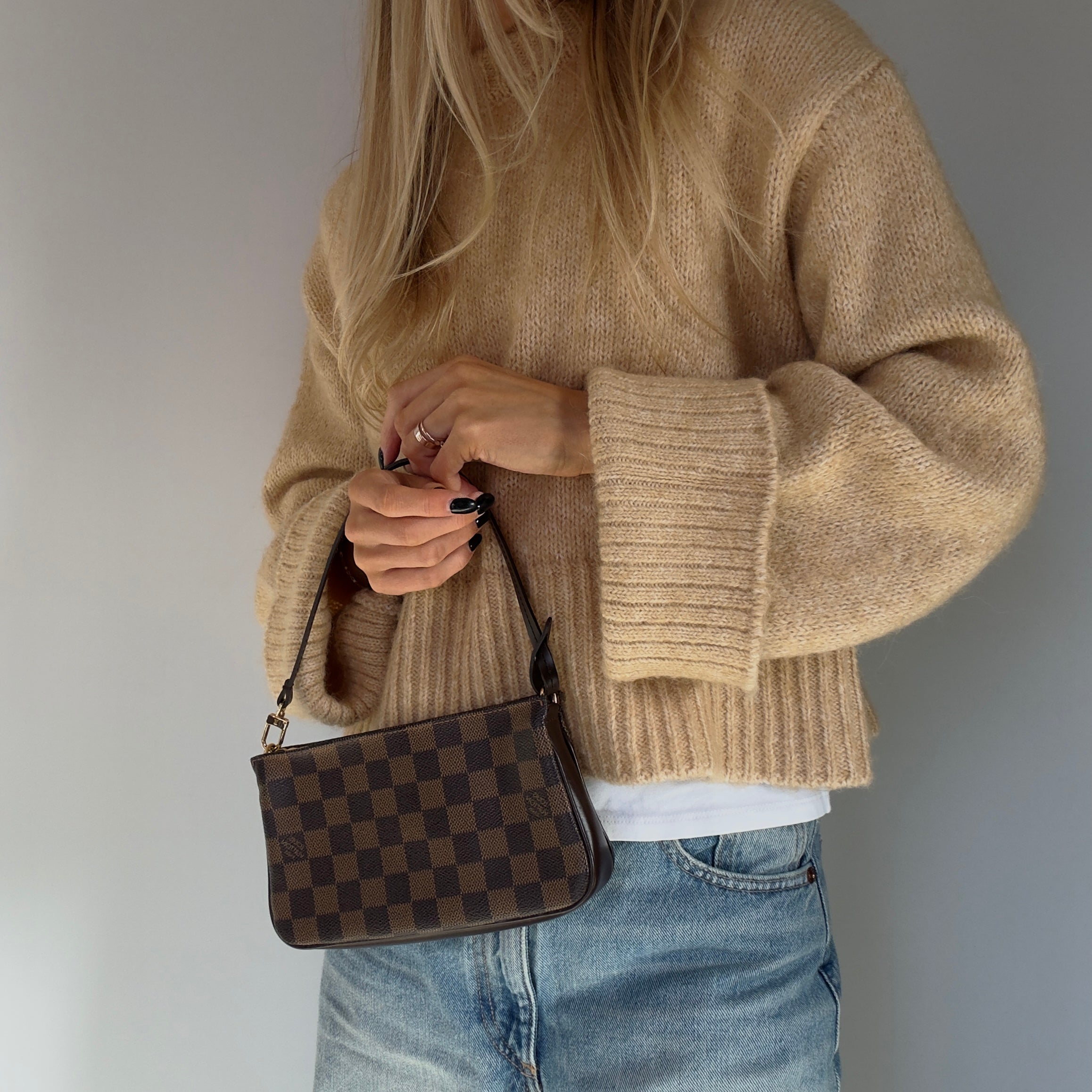 Louis Vuitton Monogram Navona - Queen May