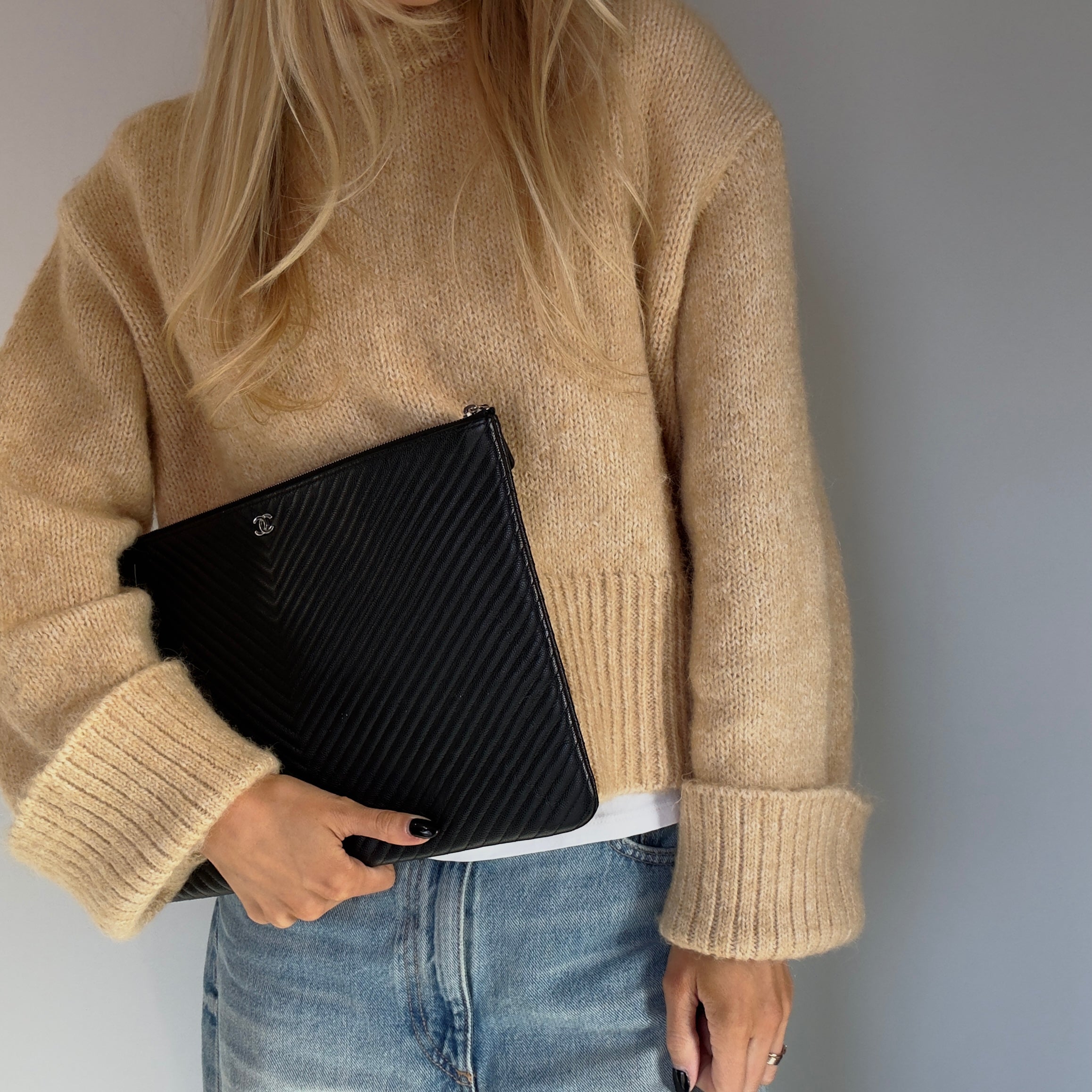 Chanel Caviar O-Case Chevron - Queen May