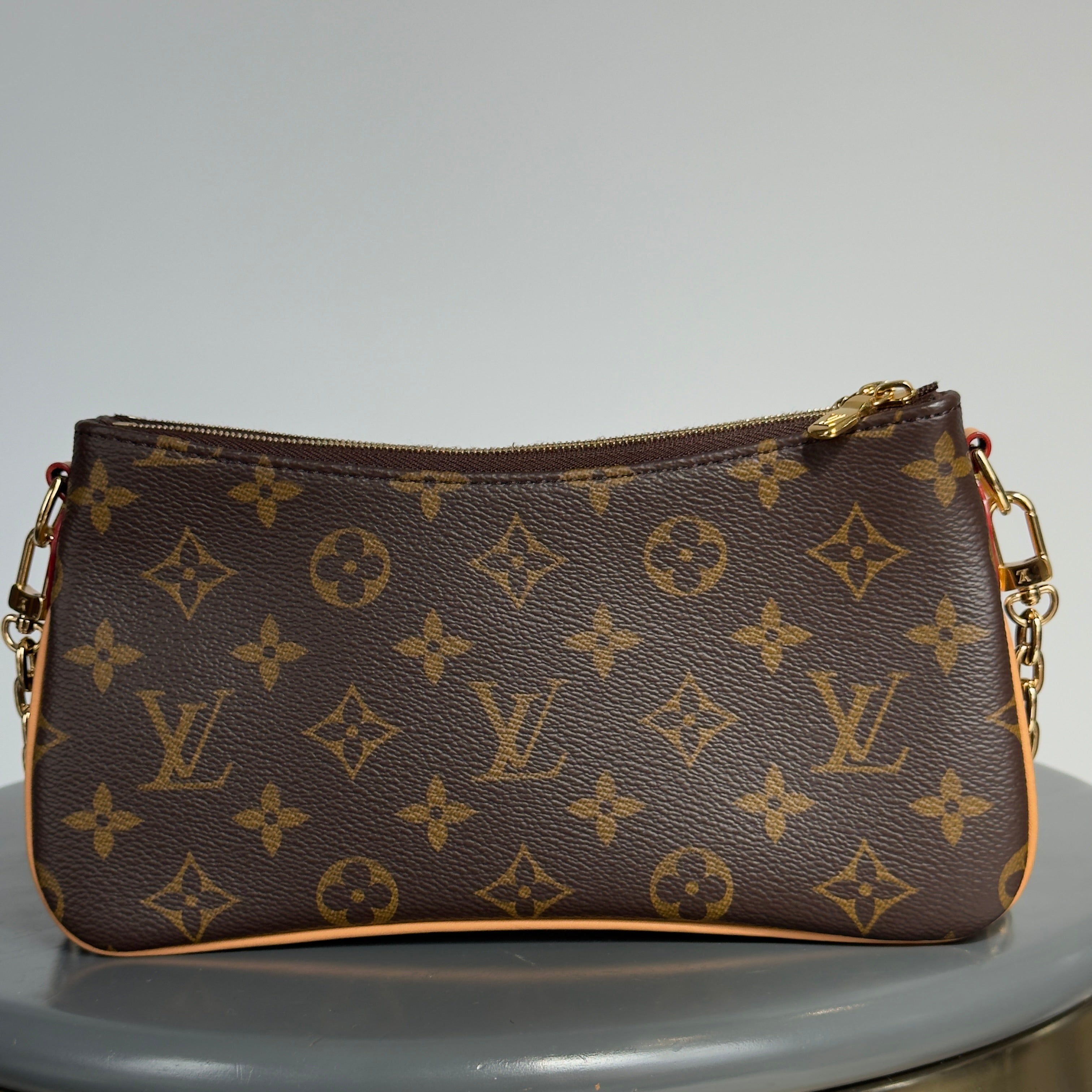 Louis Vuitton Liv Pochette - Queen May