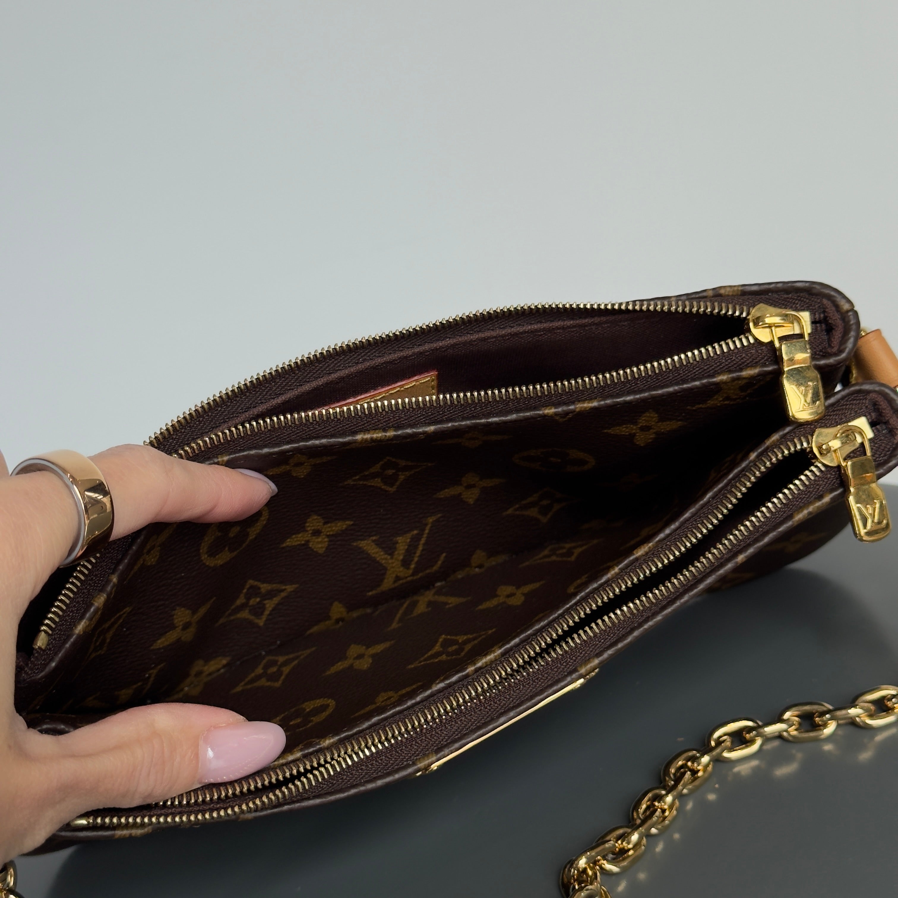 Louis Vuitton Liv Pochette - Queen May