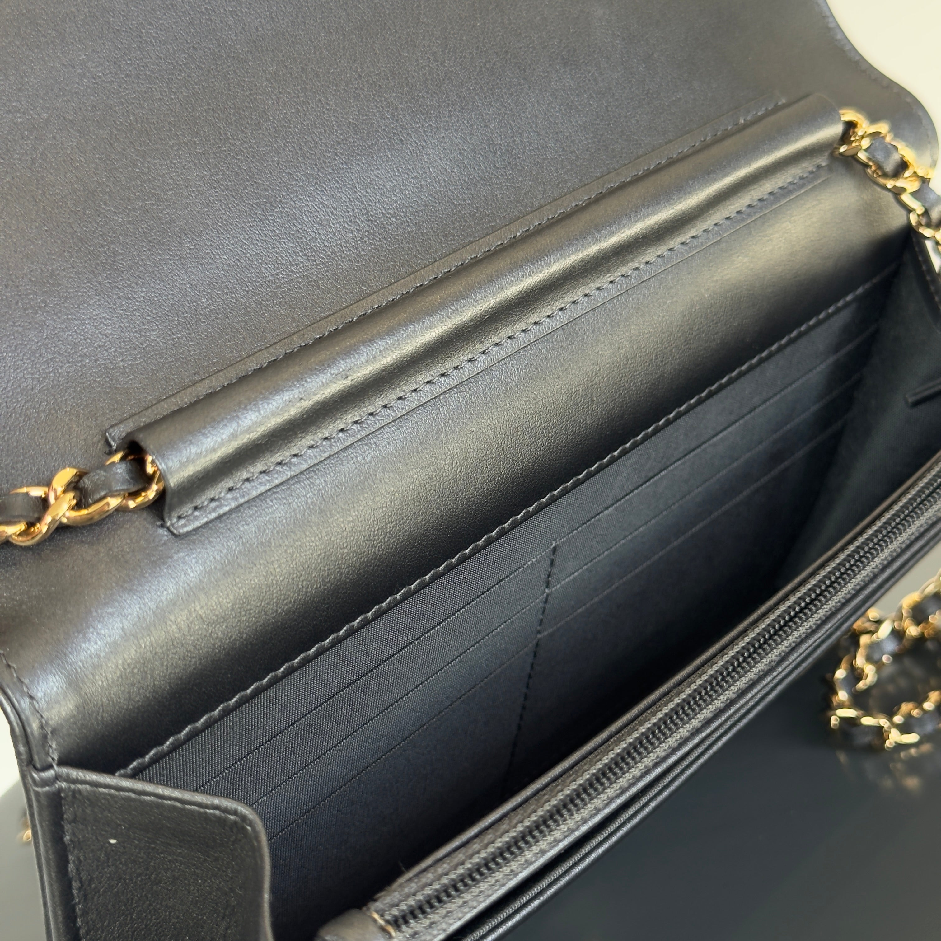 Chanel Paris-Hamburg Iridescent Wallet On Chain - Queen May