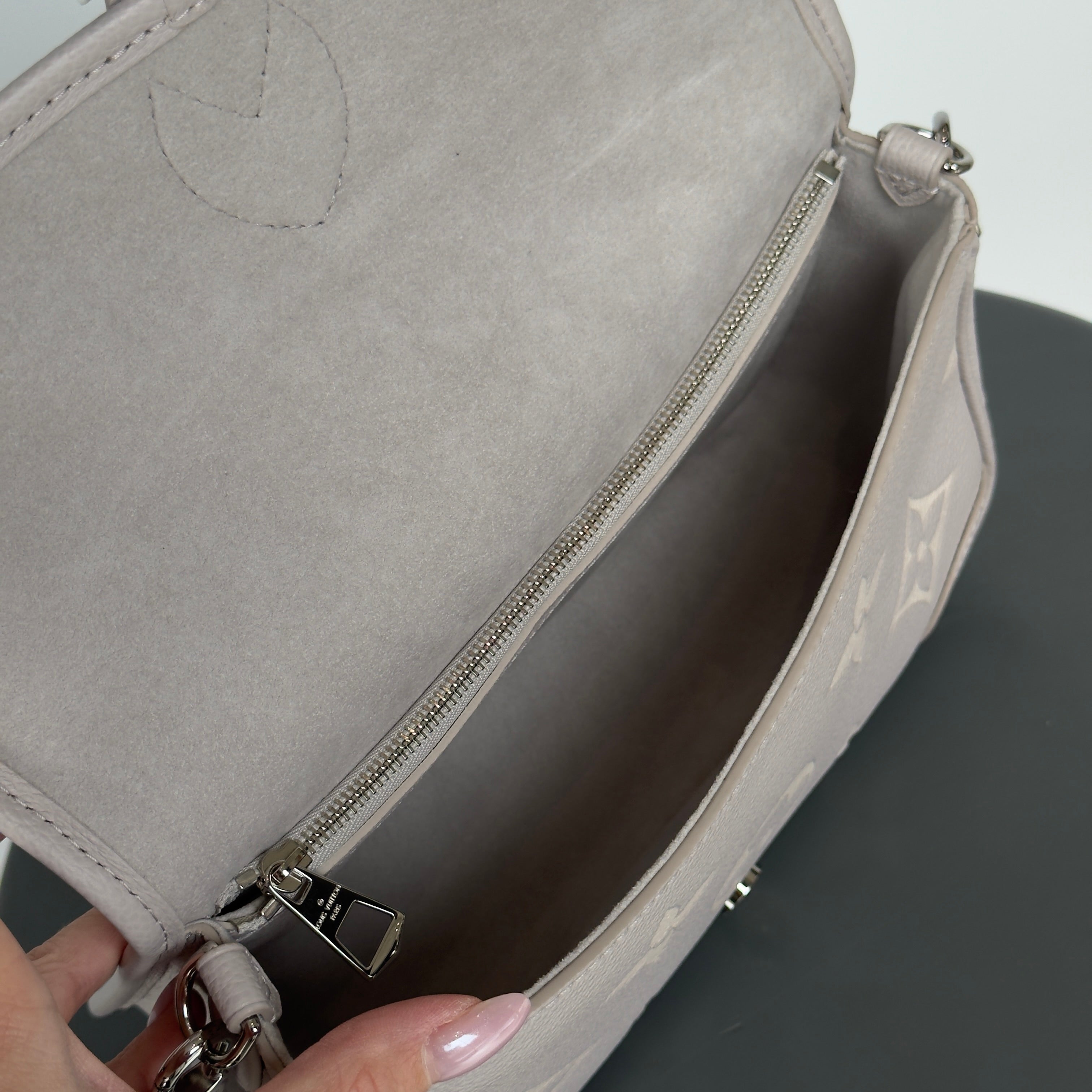Louis Vuitton Diane Brume/Quartz Monogram Empreinte - Queen May