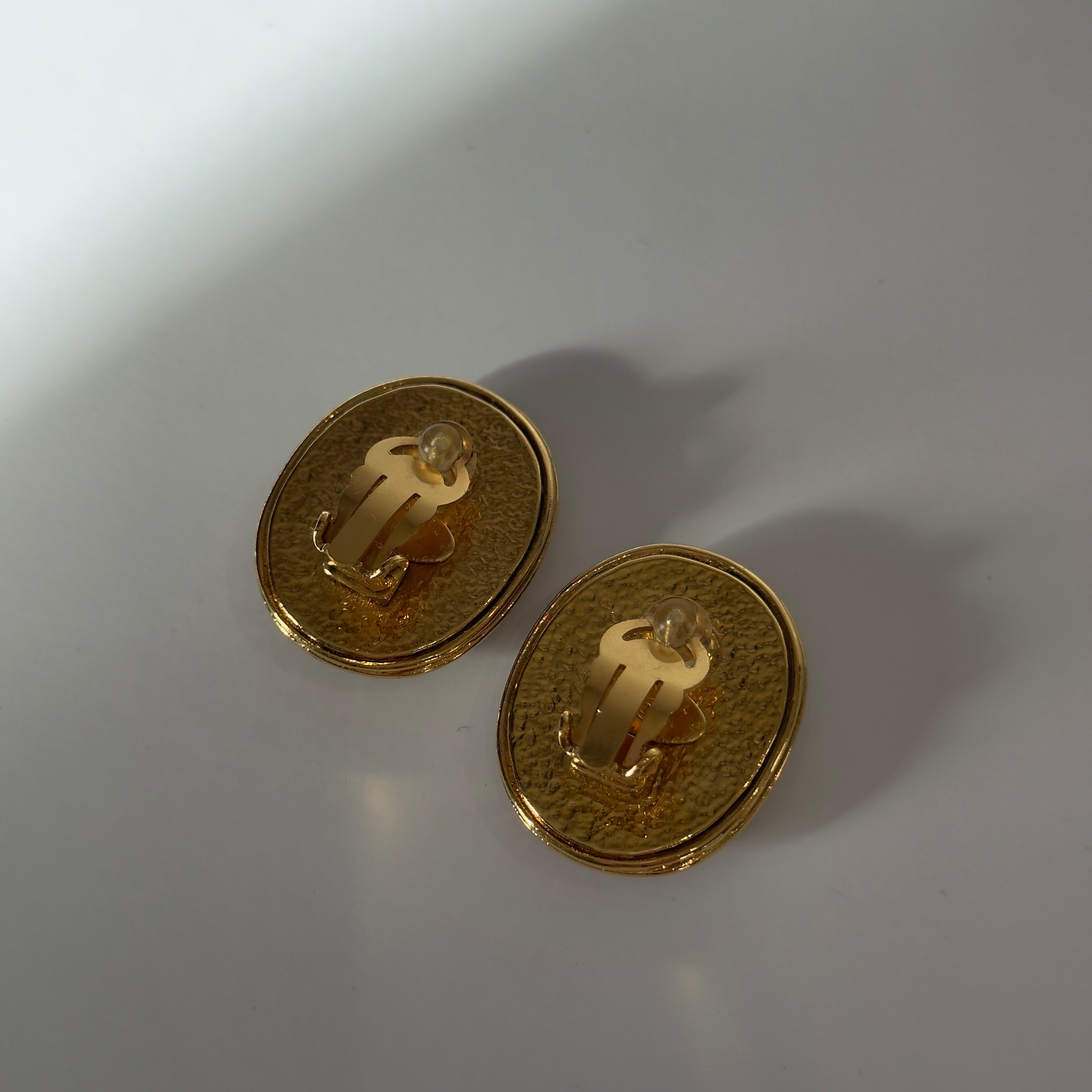 Chanel 1993 Fall CC Gripoix Clip on Earrings - Queen May