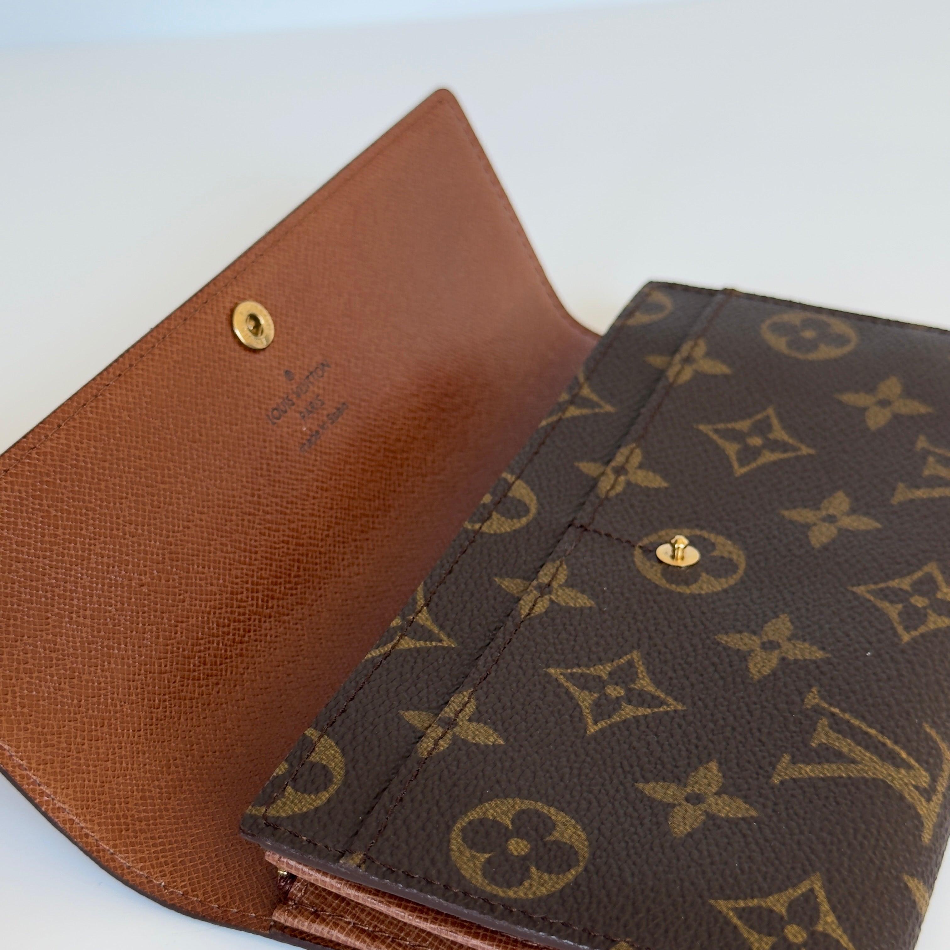 Louis Vuitton Monogram Sarah Wallet - Queen May