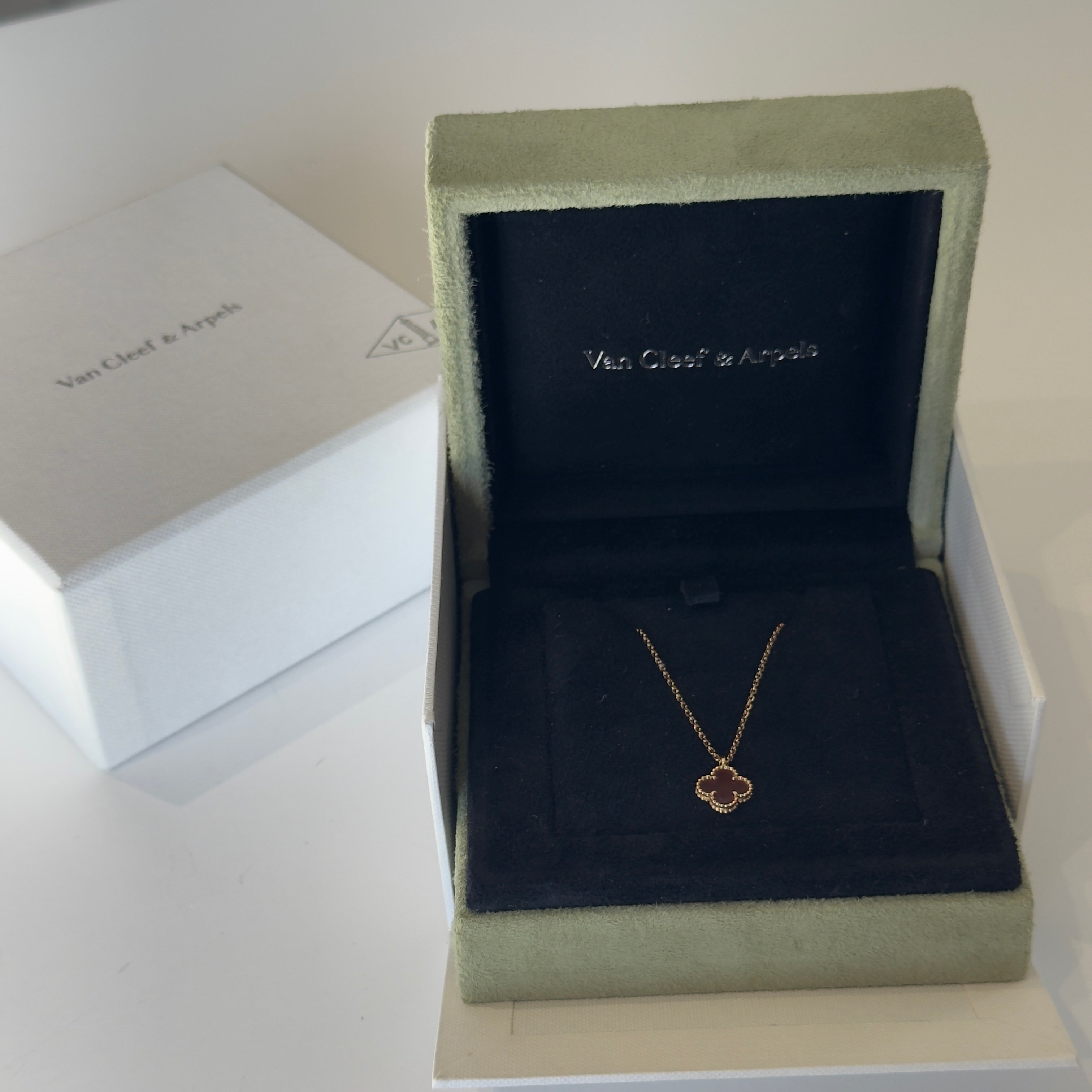 Van Cleef & Arpels Sweet Carnelian Alhambra Pendant 18k rose gold - Queen May