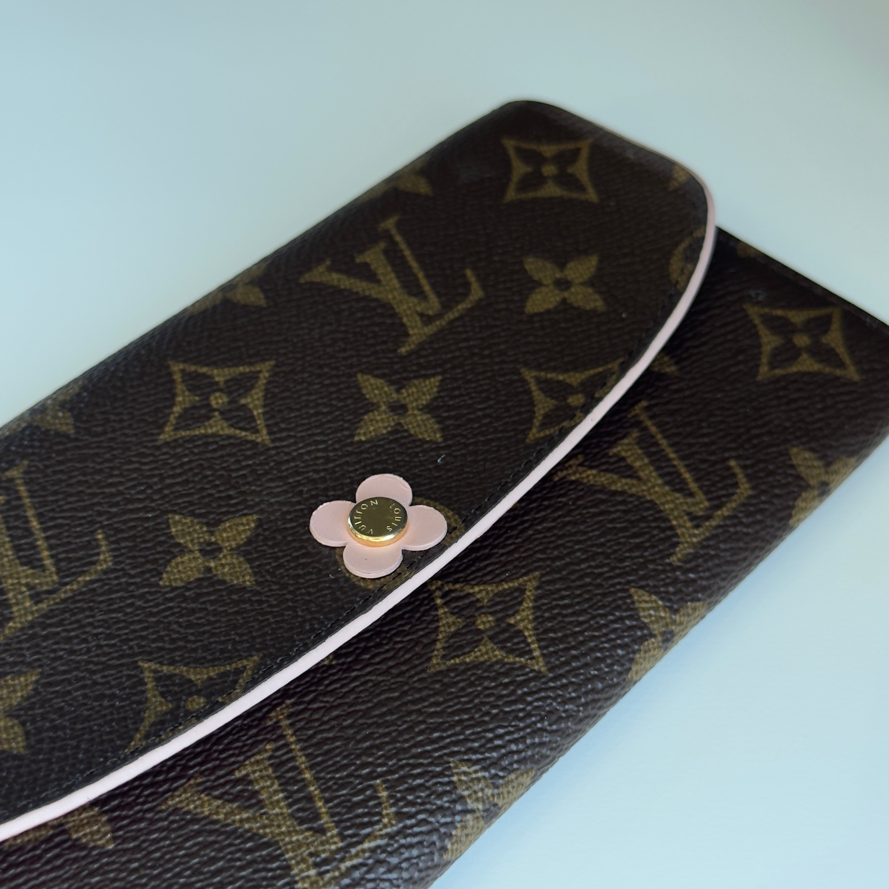 Louis Vuitton Monogram Bloom Flower Emilie Wallet Fuchsia - Queen May