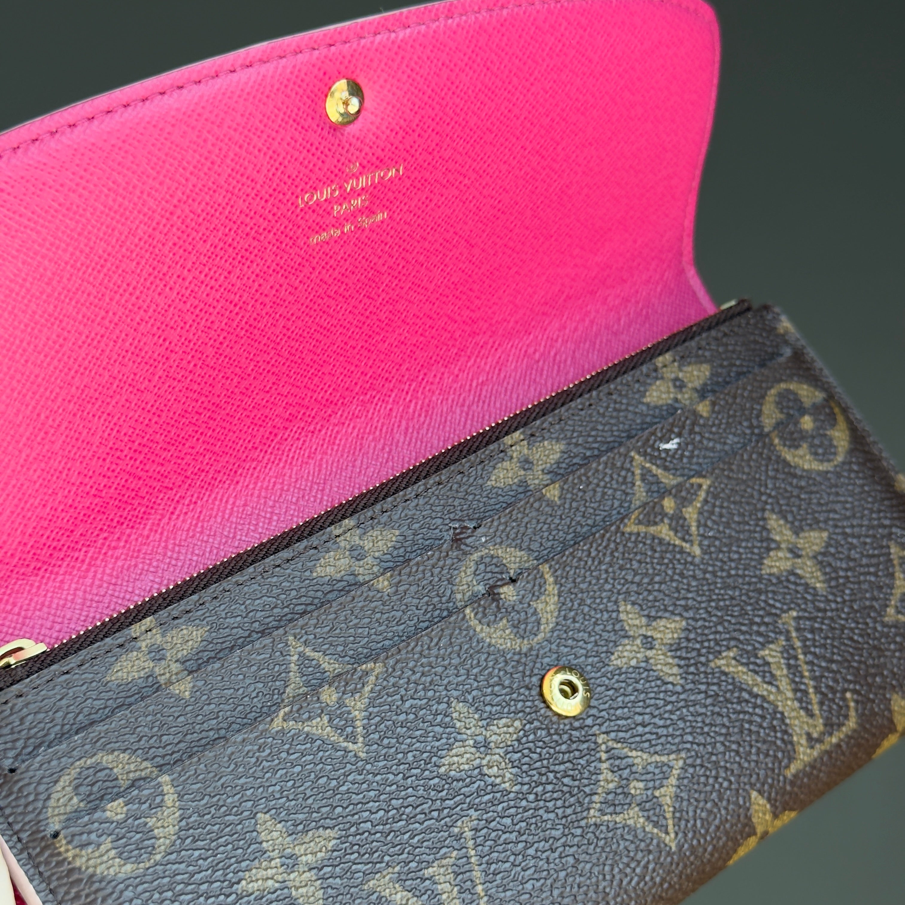 Louis Vuitton Monogram Bloom Flower Emilie Wallet Fuchsia - Queen May