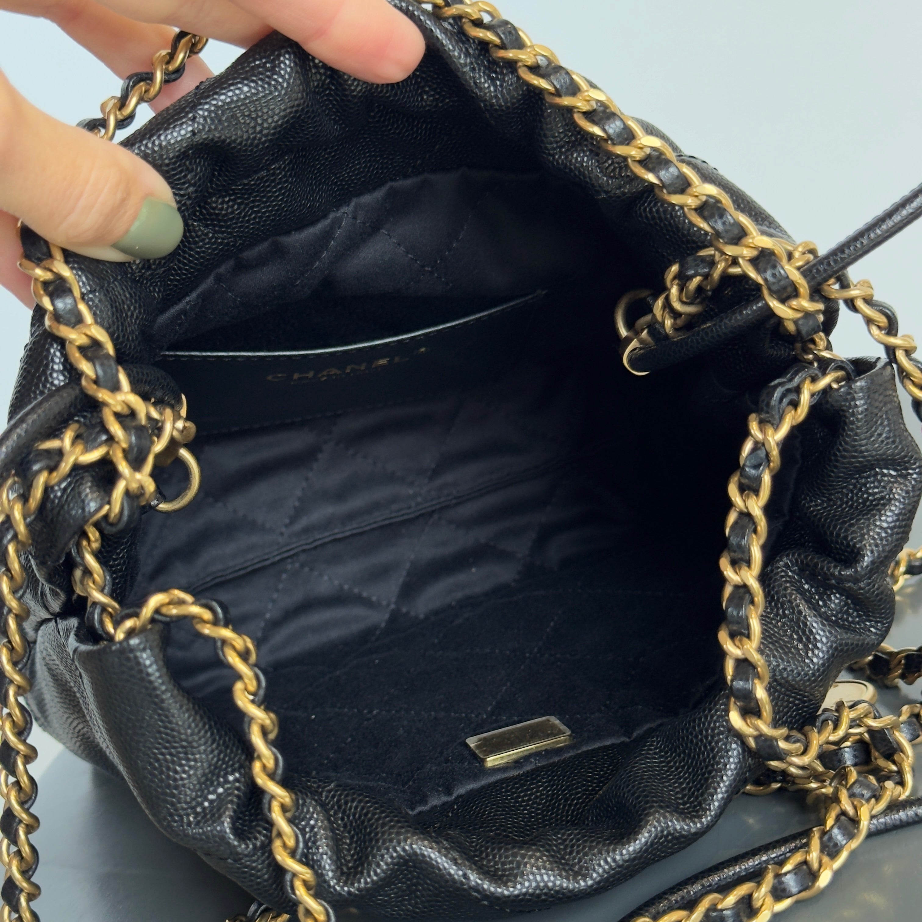 Chanel 22 Mini So Black Caviar - Queen May