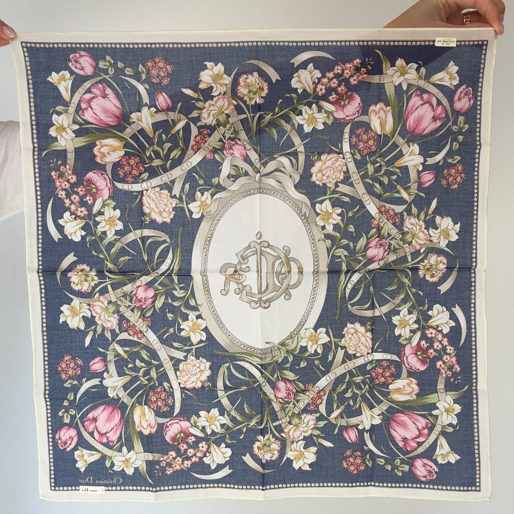 Christian Dior Bandana - Queen May