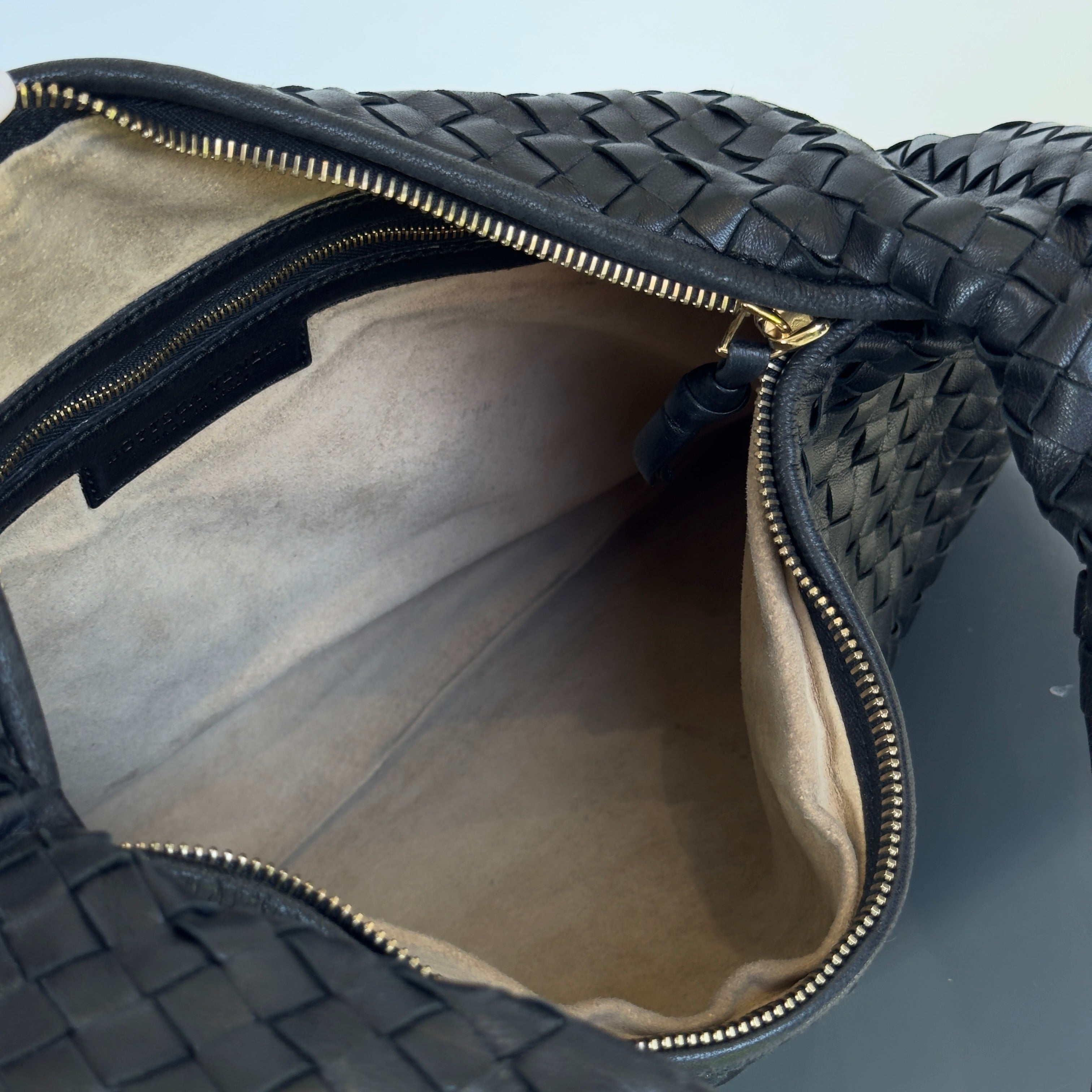 Bottega Veneta Intrecciato Hobo Black - Queen May