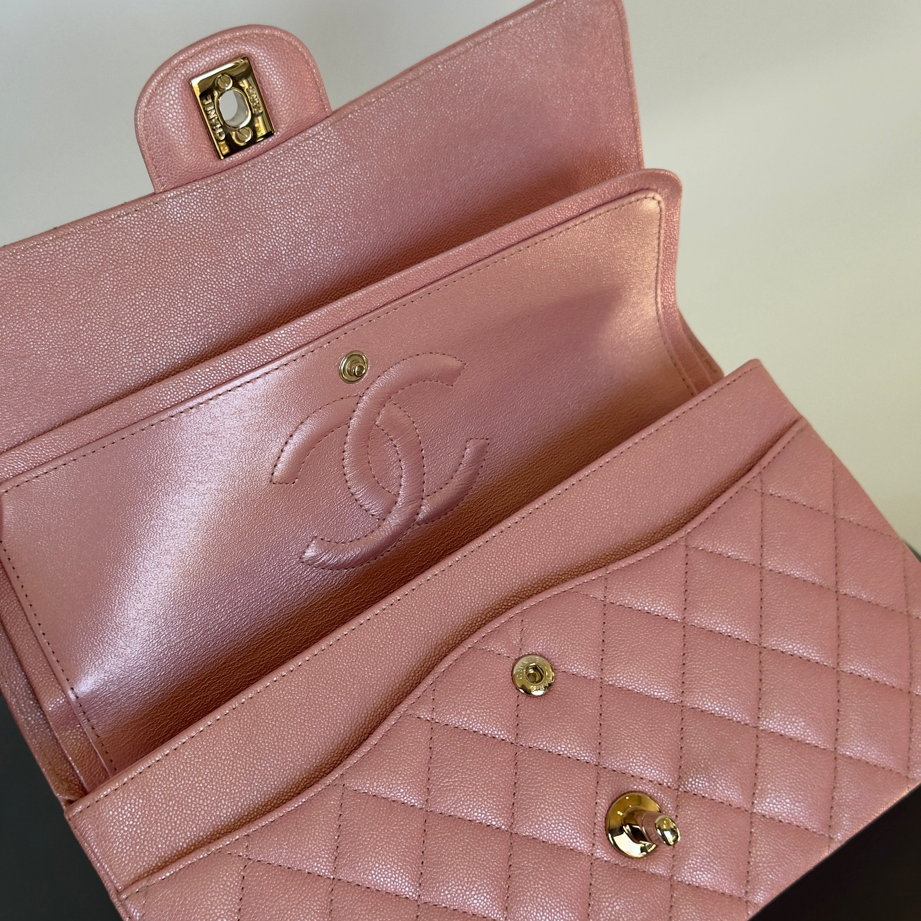 Chanel 19S Iridescent Pink Medium Classic Flap 2019