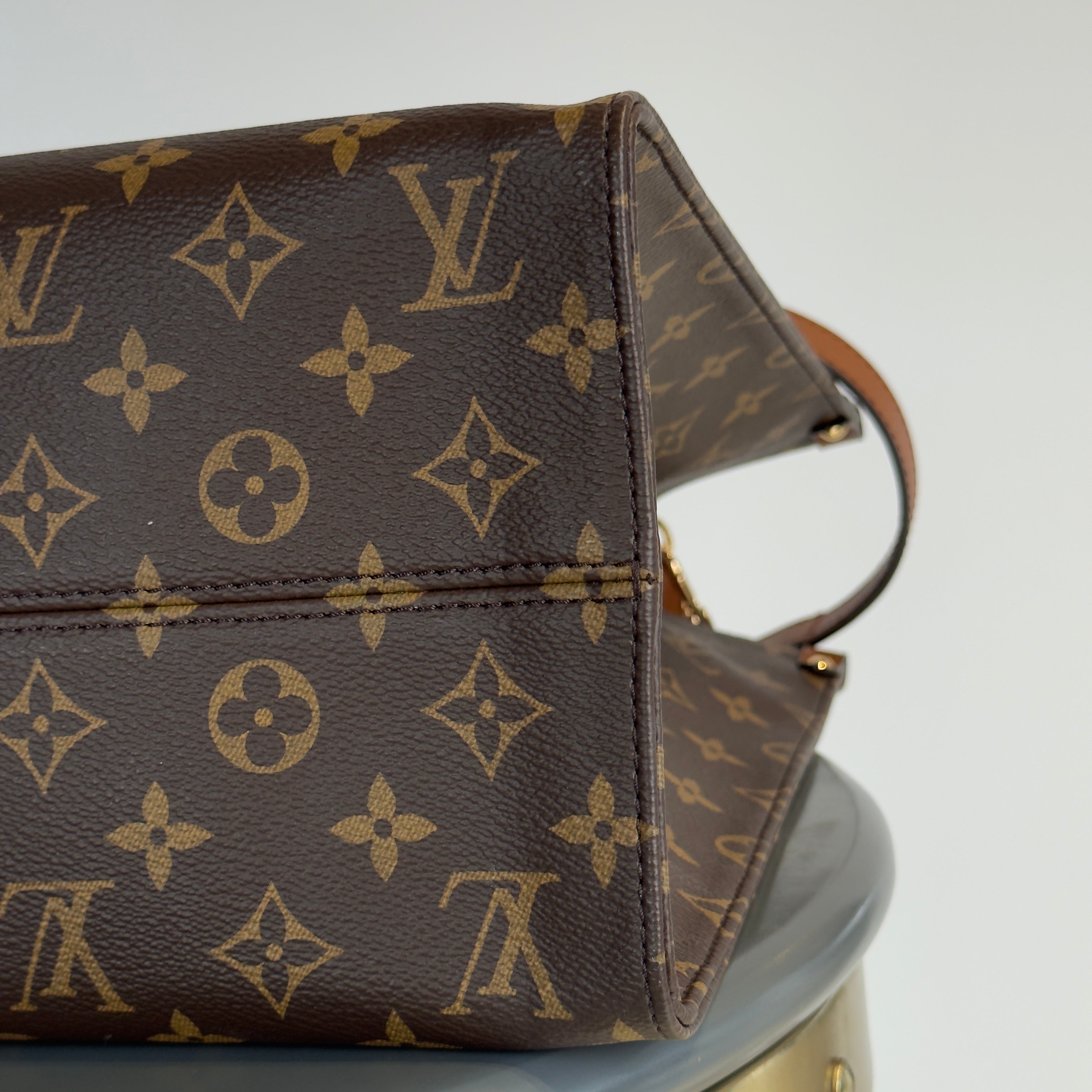 Louis Vuitton Monogram On The Go Organizer - Queen May