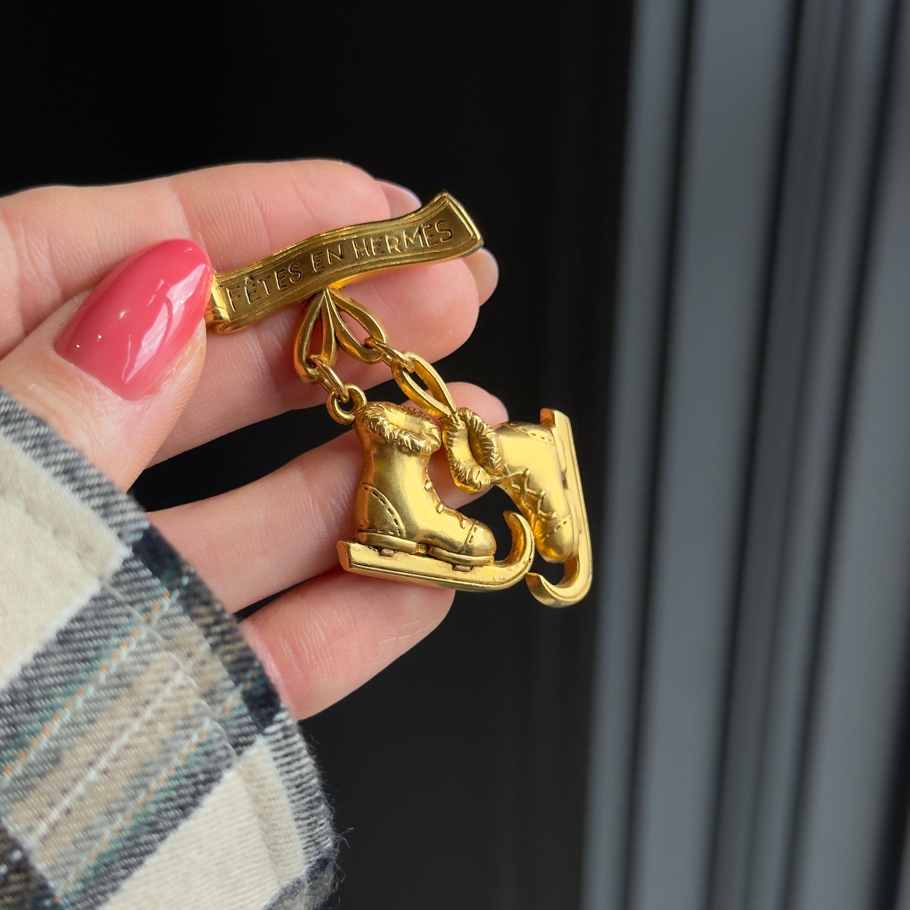Hermes Ice Skates Charm Brooch - Queen May