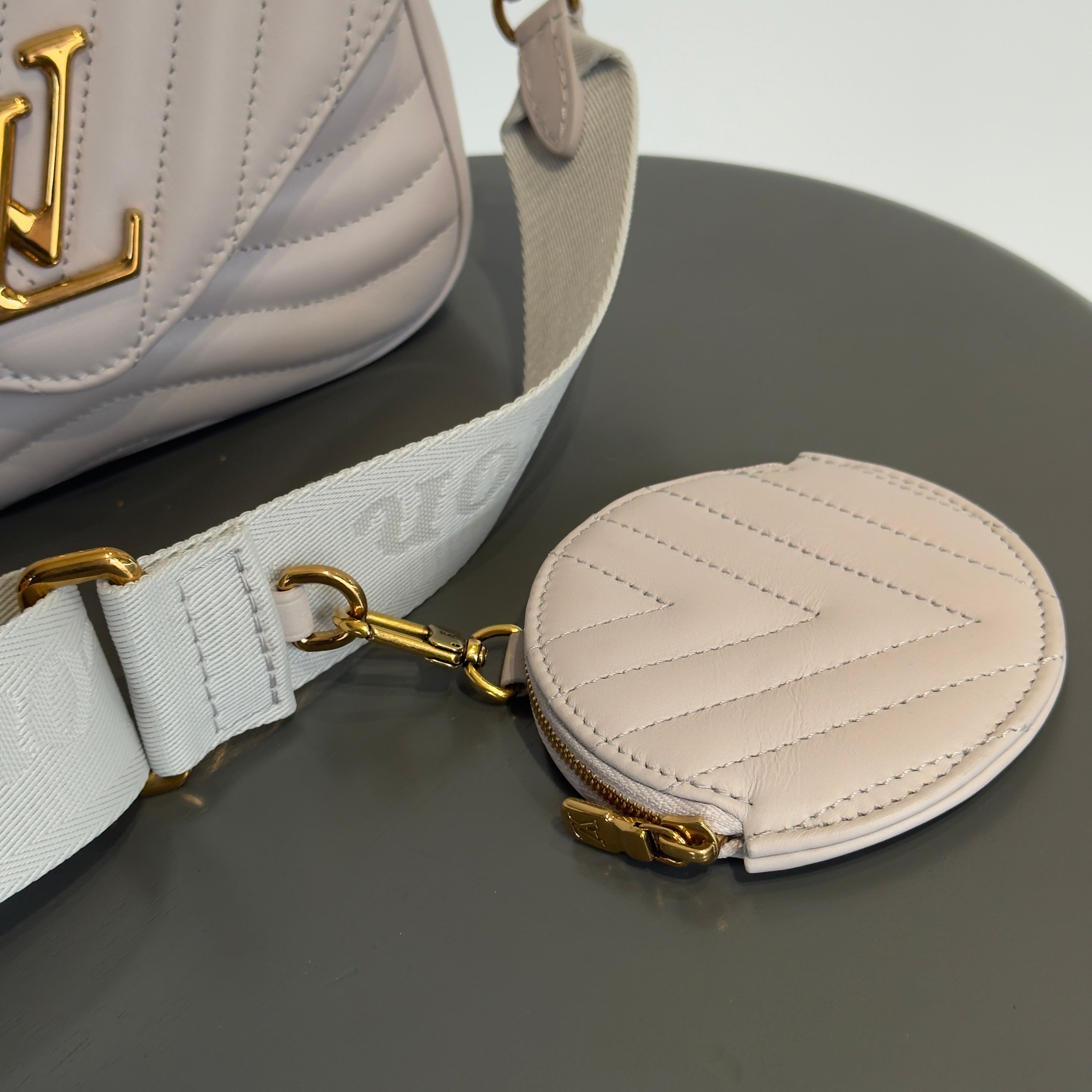 Louis Vuitton Wave Multi Pochette - Queen May