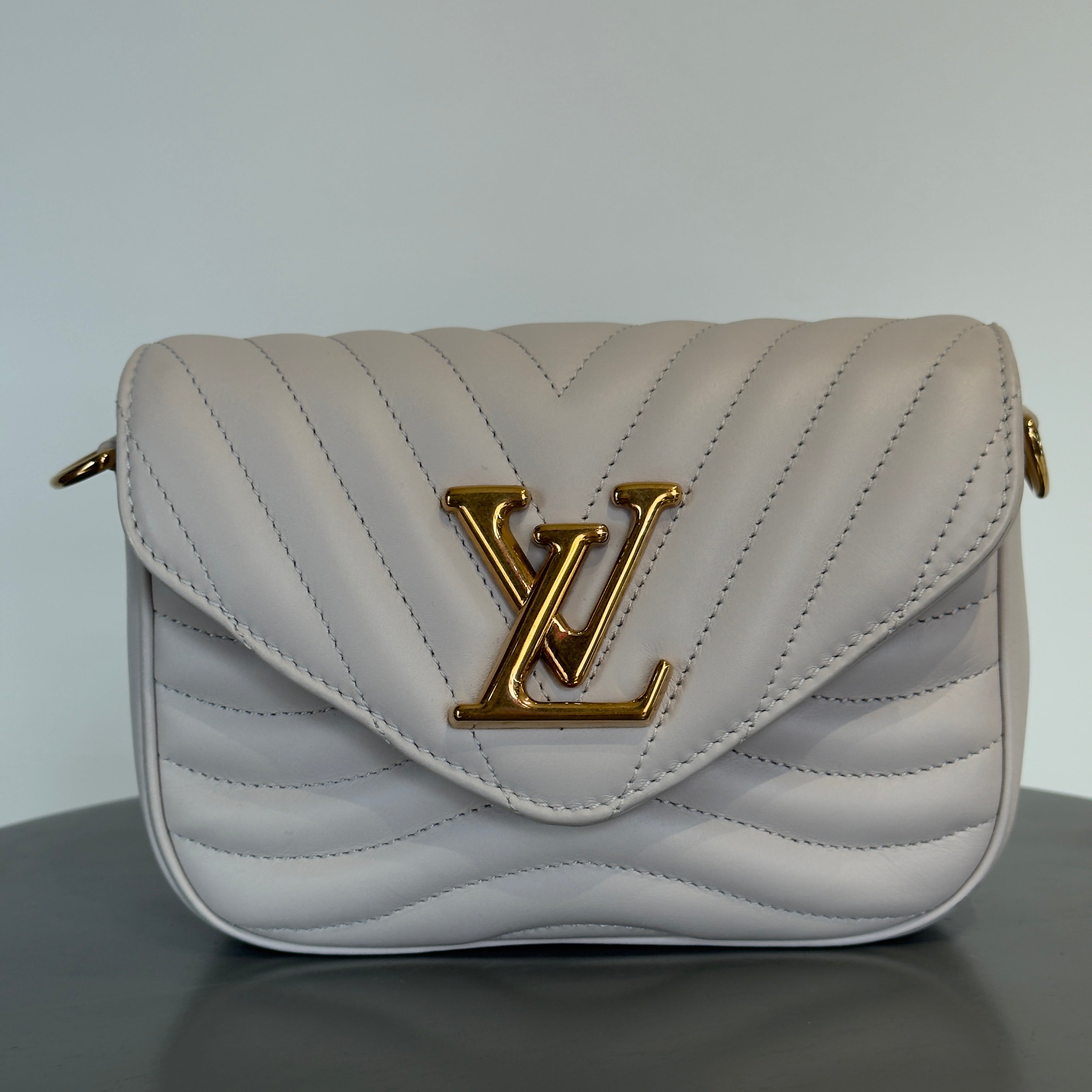Louis Vuitton Wave Multi Pochette - Queen May