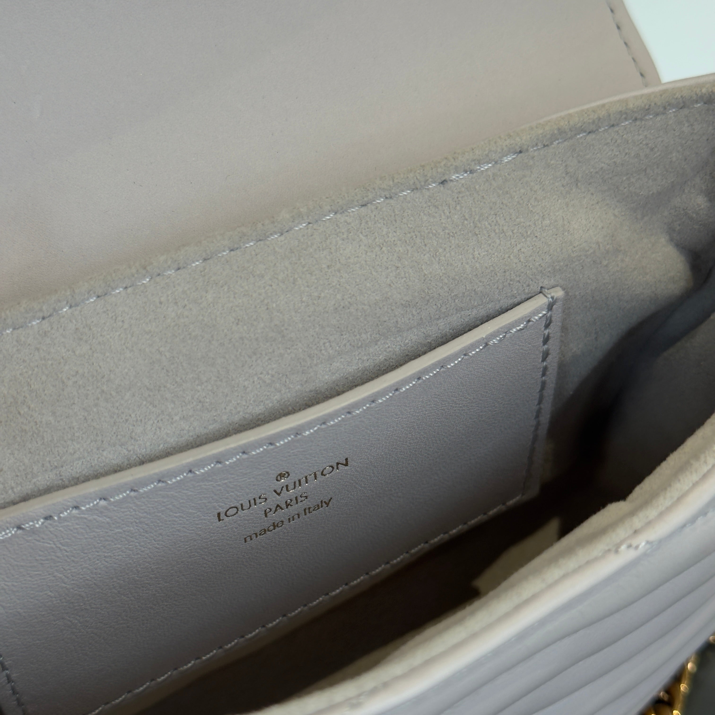 Louis Vuitton Wave Multi Pochette - Queen May