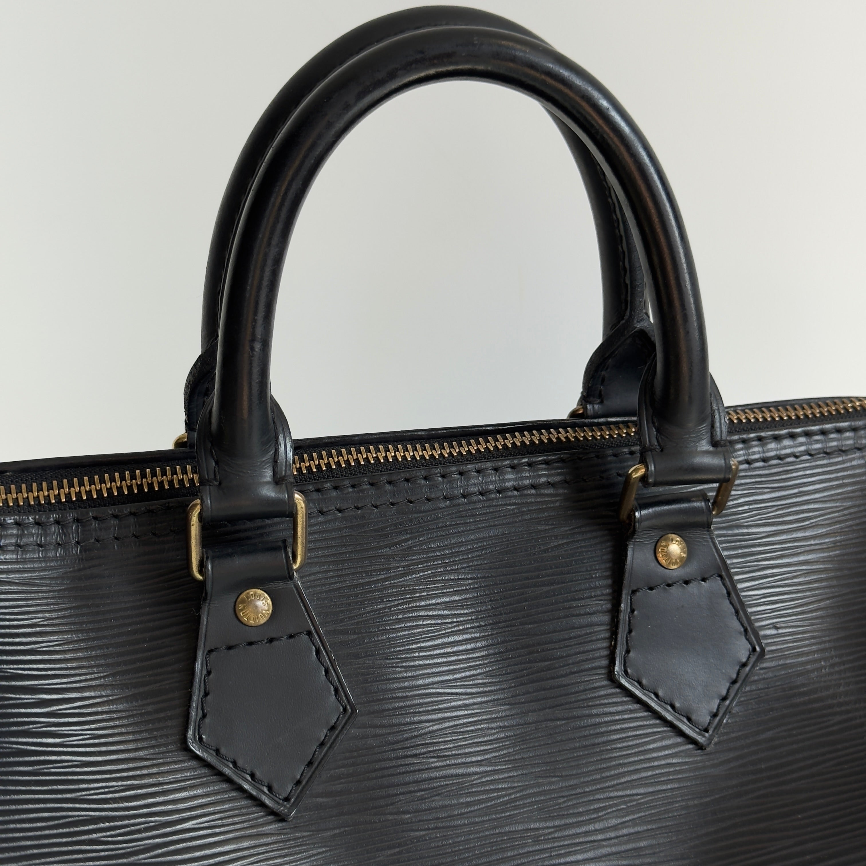 Louis Vuitton Epi Speedy Black 25 - Queen May