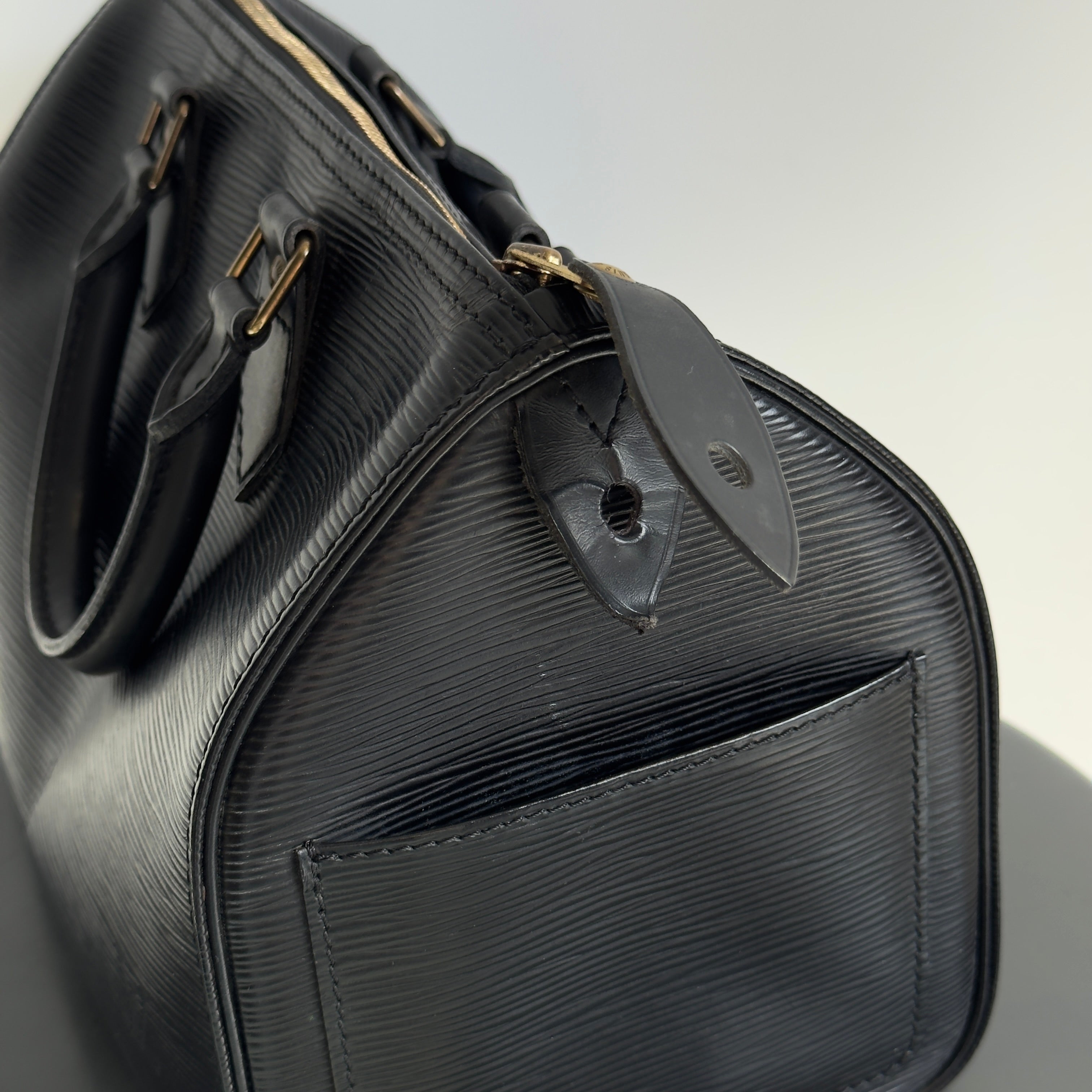 Louis Vuitton Epi Speedy Black 25 - Queen May