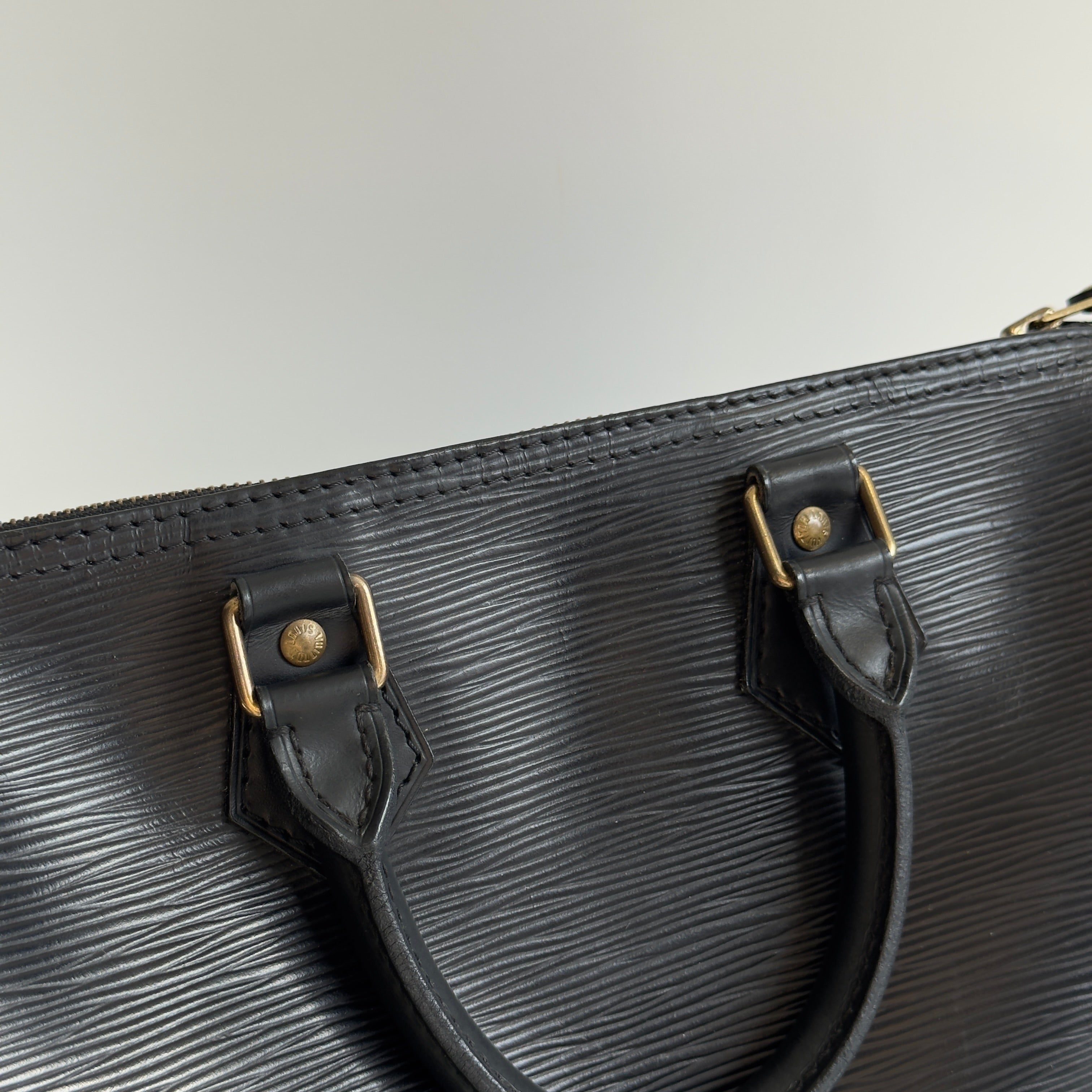 Louis Vuitton Epi Speedy Black 25 - Queen May