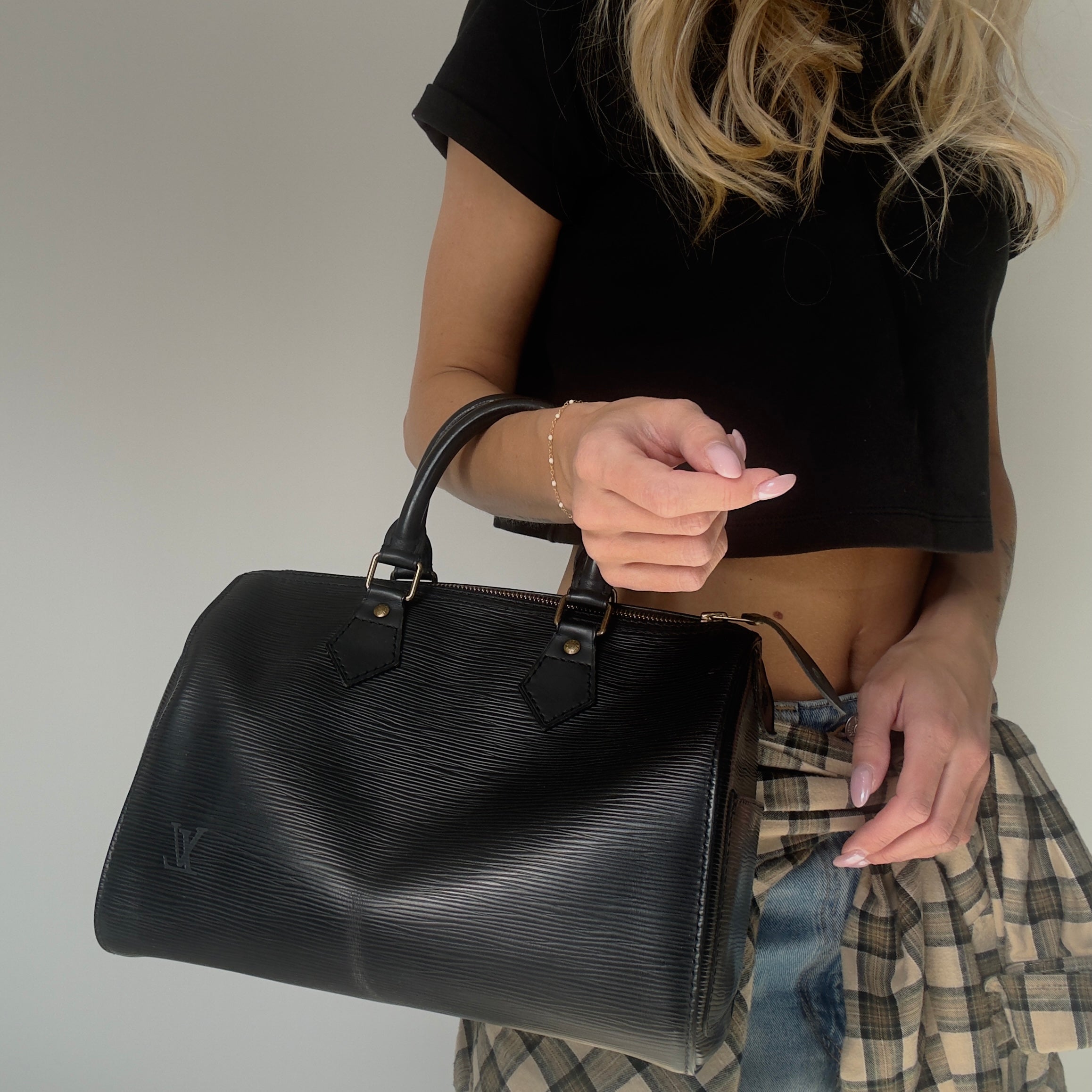 Louis Vuitton Epi Speedy Black 25 - Queen May