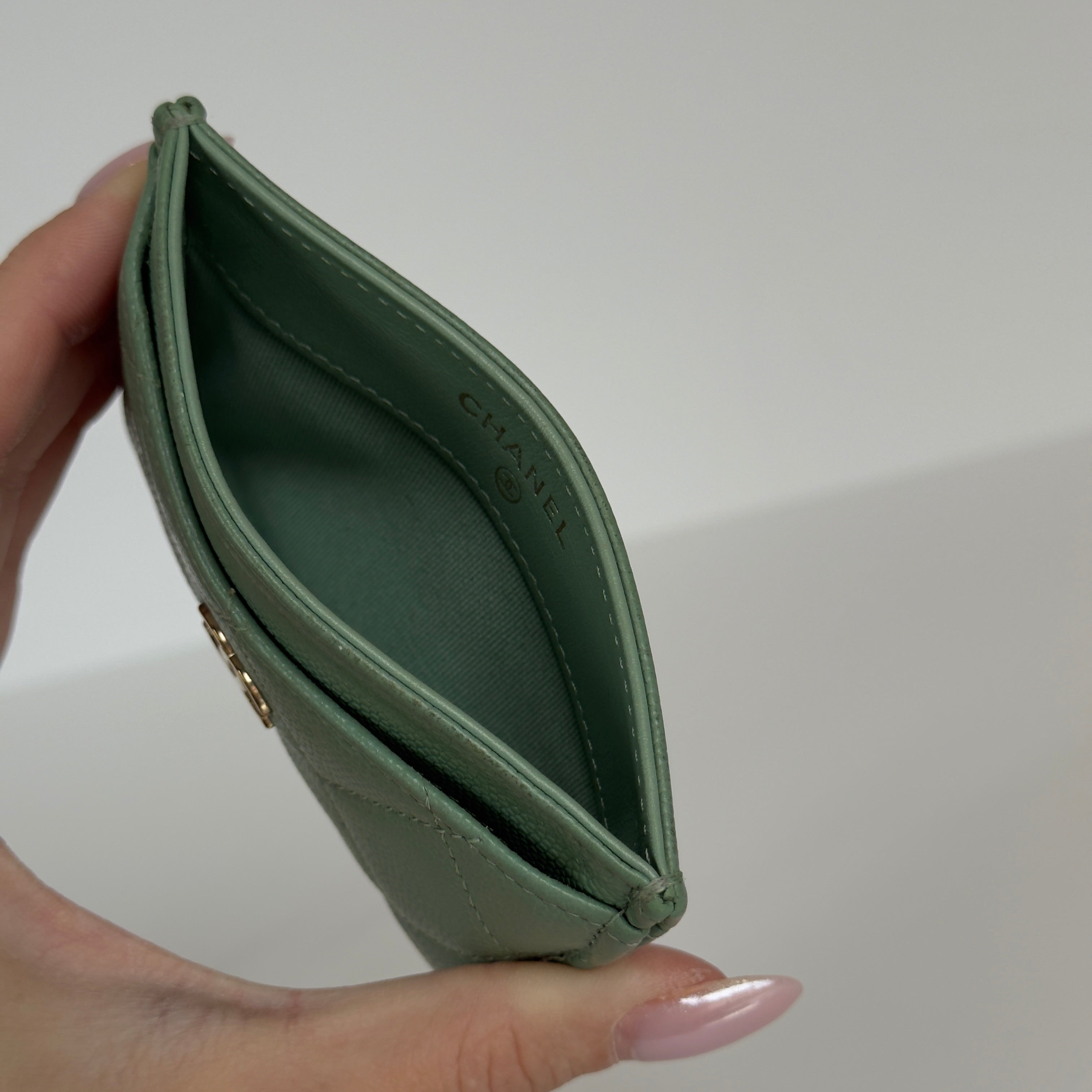 Chanel Interlocking CC Logo Card Holder Green - Queen May