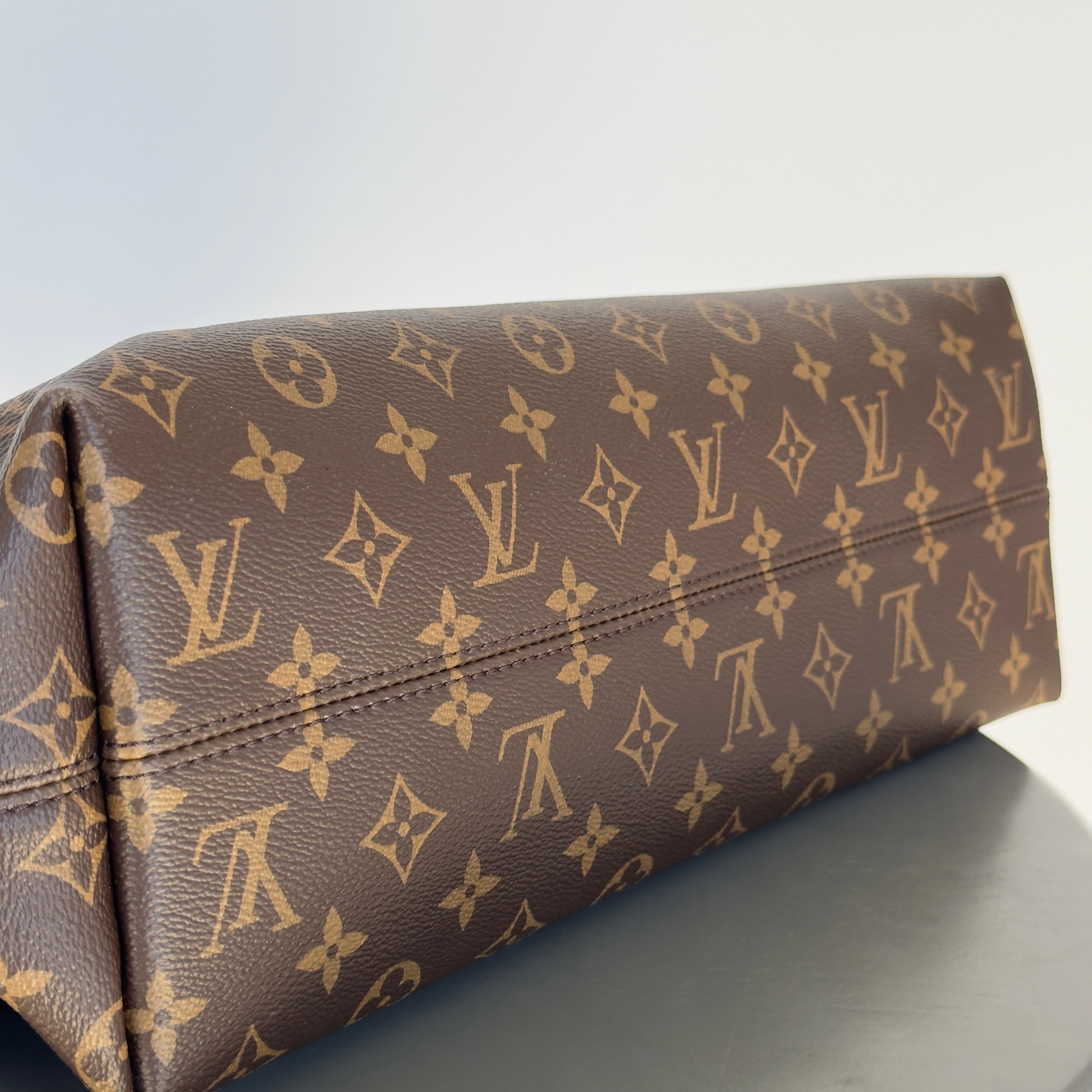 Louis Vuitton Monogram Graceful MM - Queen May