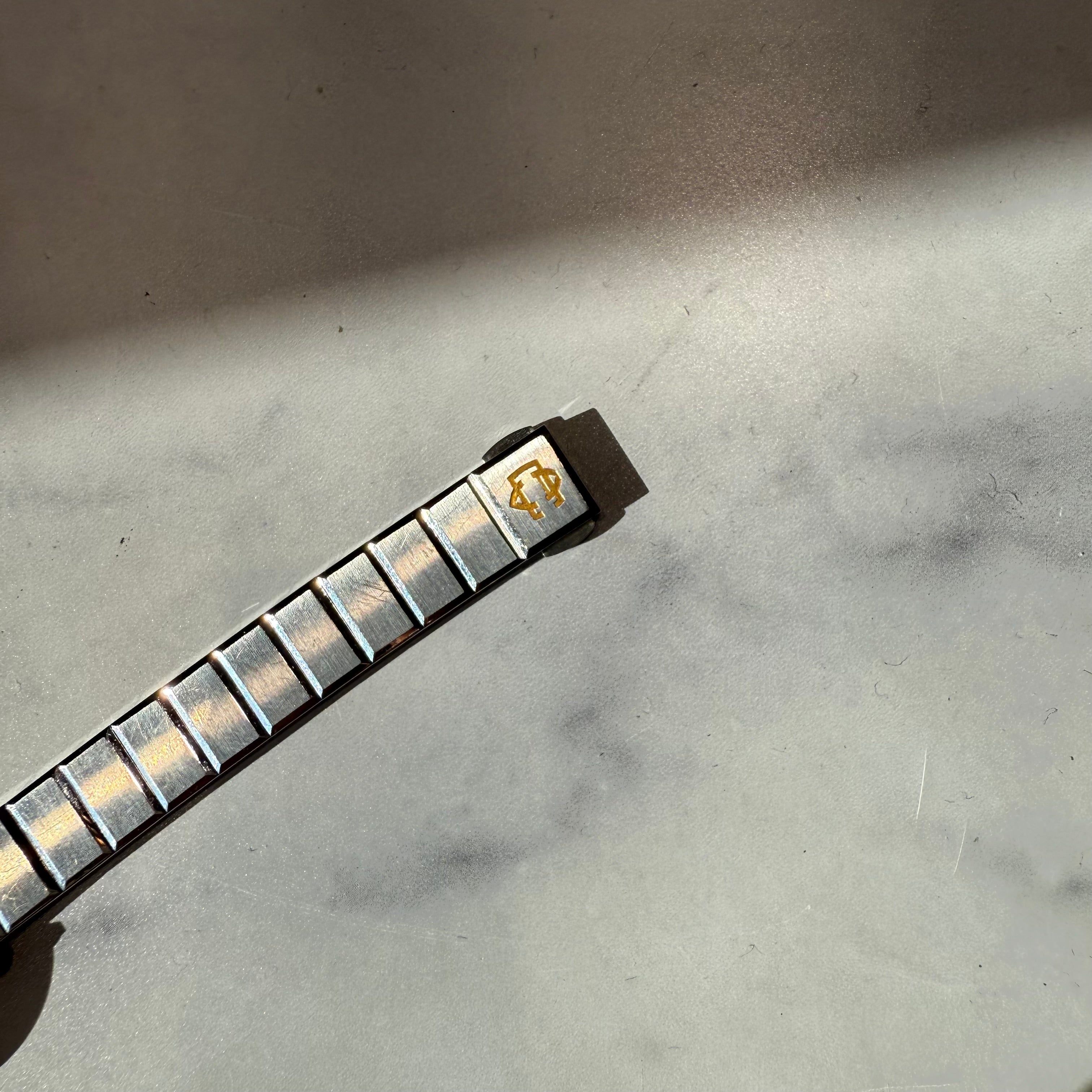 Van Cleef and Arpels La Collection No.22 Watch - Queen May