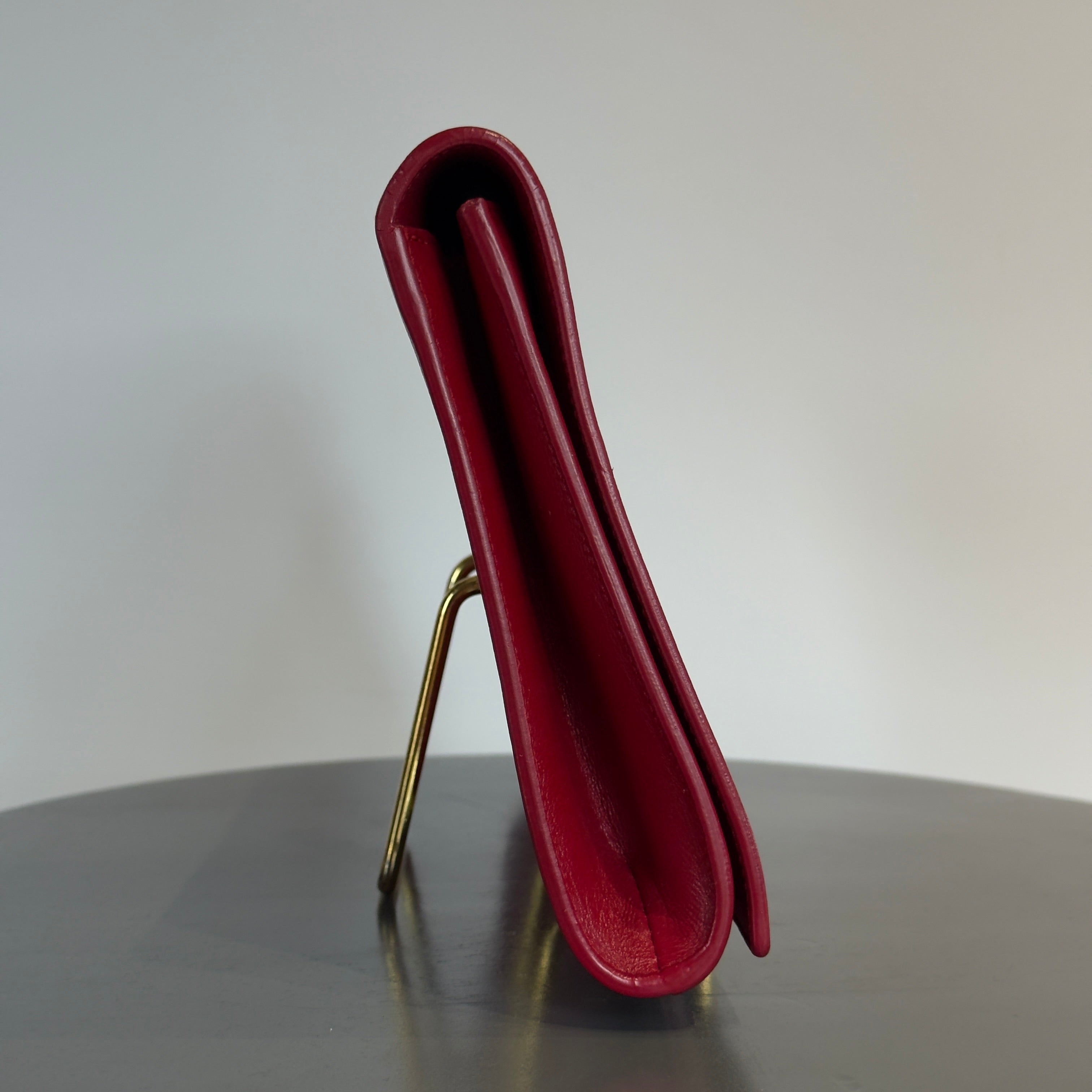 Yves Saint Laurent Belle De Jour Clutch Red - Queen May