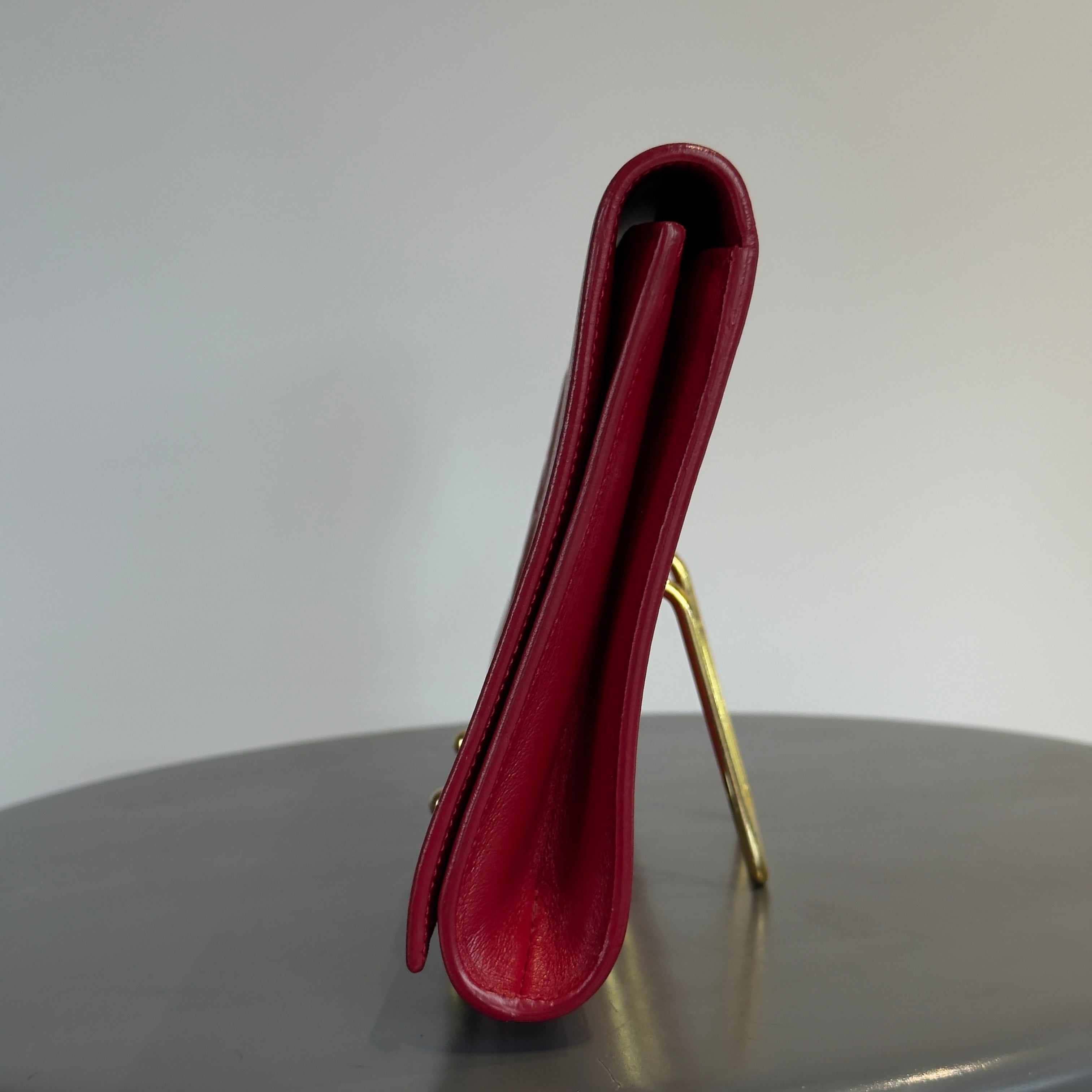 Yves Saint Laurent Belle De Jour Clutch Red - Queen May