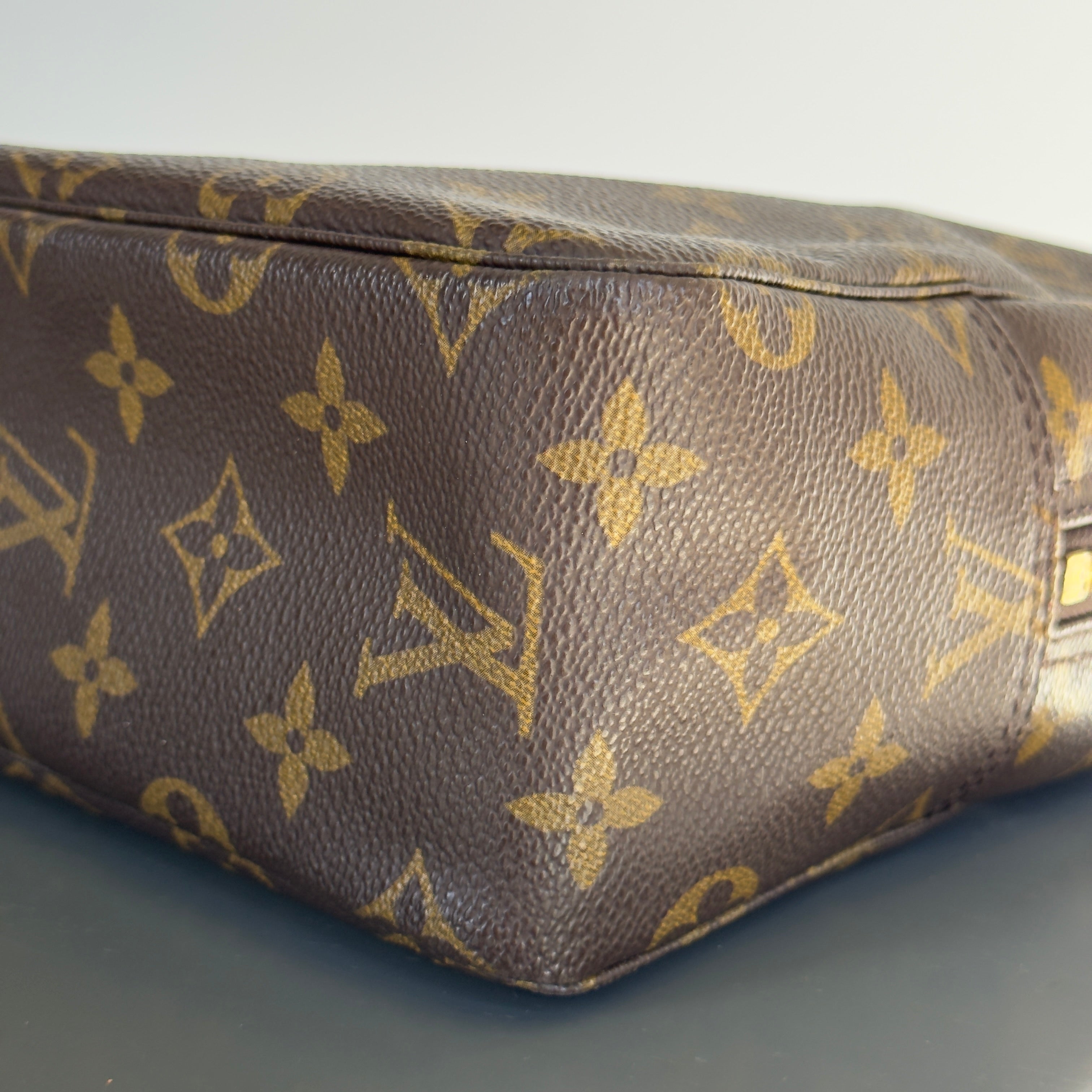 Louis Vuitton Monogram Trousse Toilette 28 - Queen May