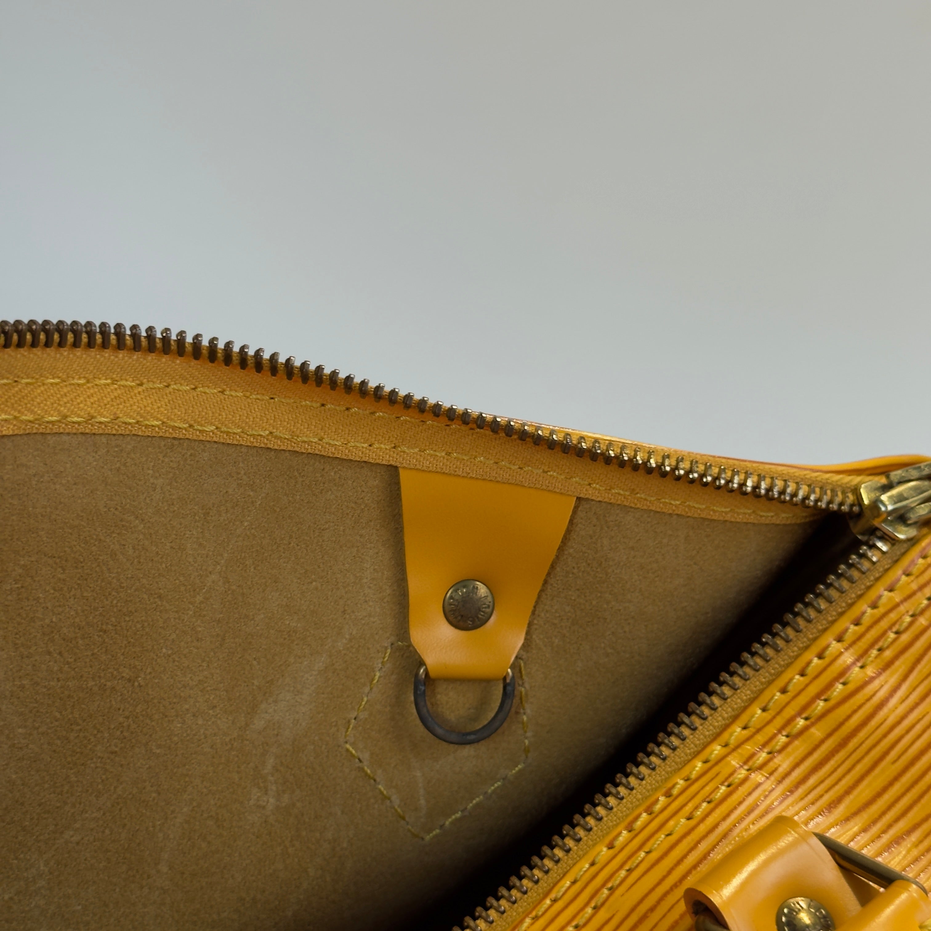 Louis Vuitton Epi Leather Speedy 25 - Queen May