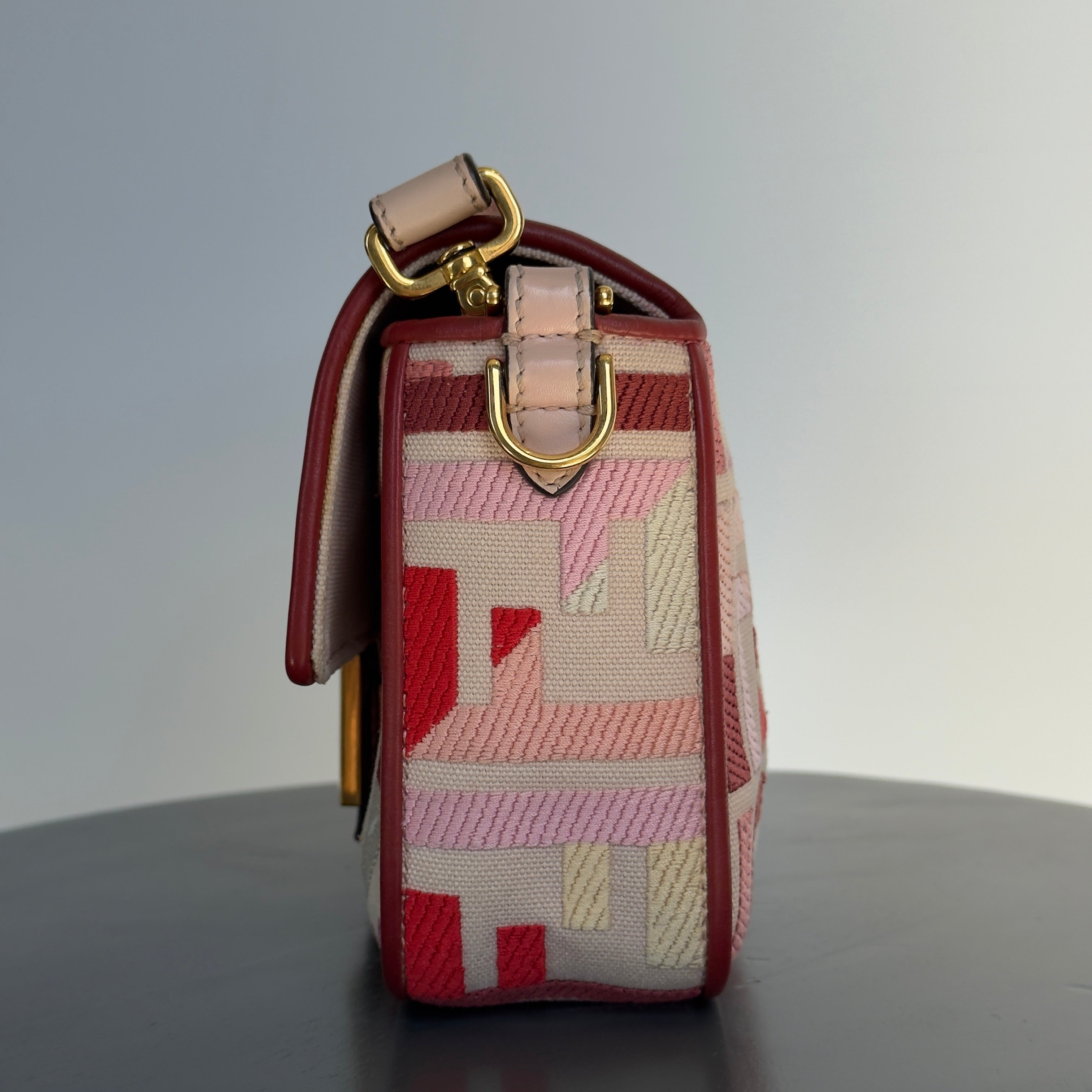 Fendi Canvas Vitello King FF Embroidered Baguette Rosa Quartzo/Bloody Mary Multicolor - Queen May