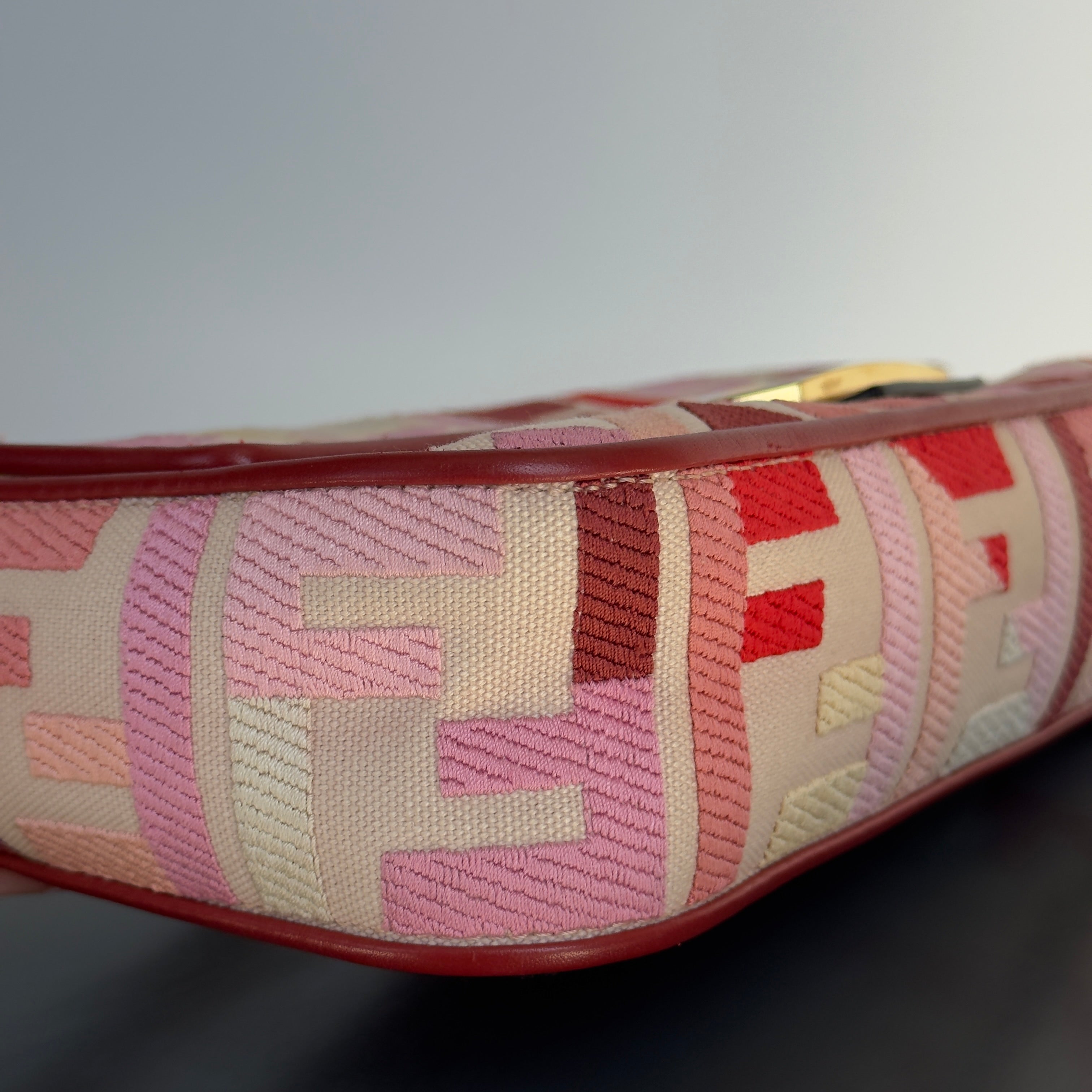 Fendi Canvas Vitello King FF Embroidered Baguette Rosa Quartzo/Bloody Mary Multicolor - Queen May