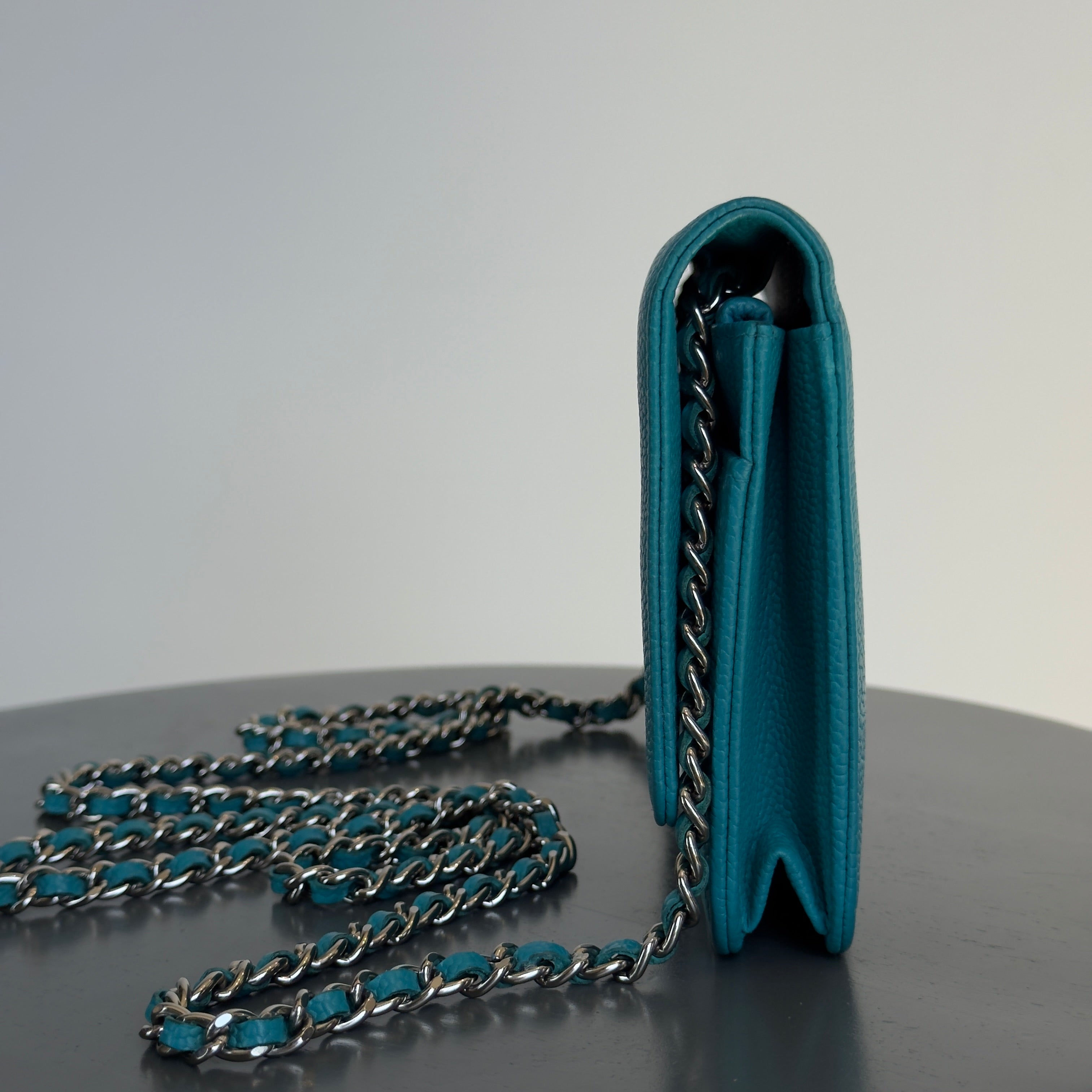 Chanel Caviar Bicolor CC Wallet On Chain - Queen May