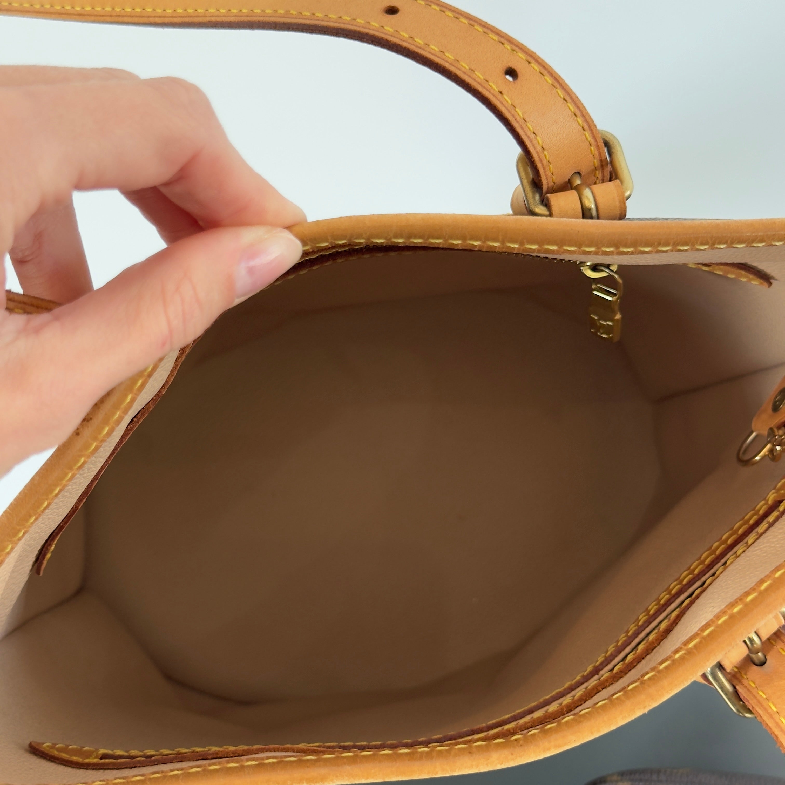 Louis Vuitton Monogram Marais Petite Bucket Bag PM With Pouch - Queen May