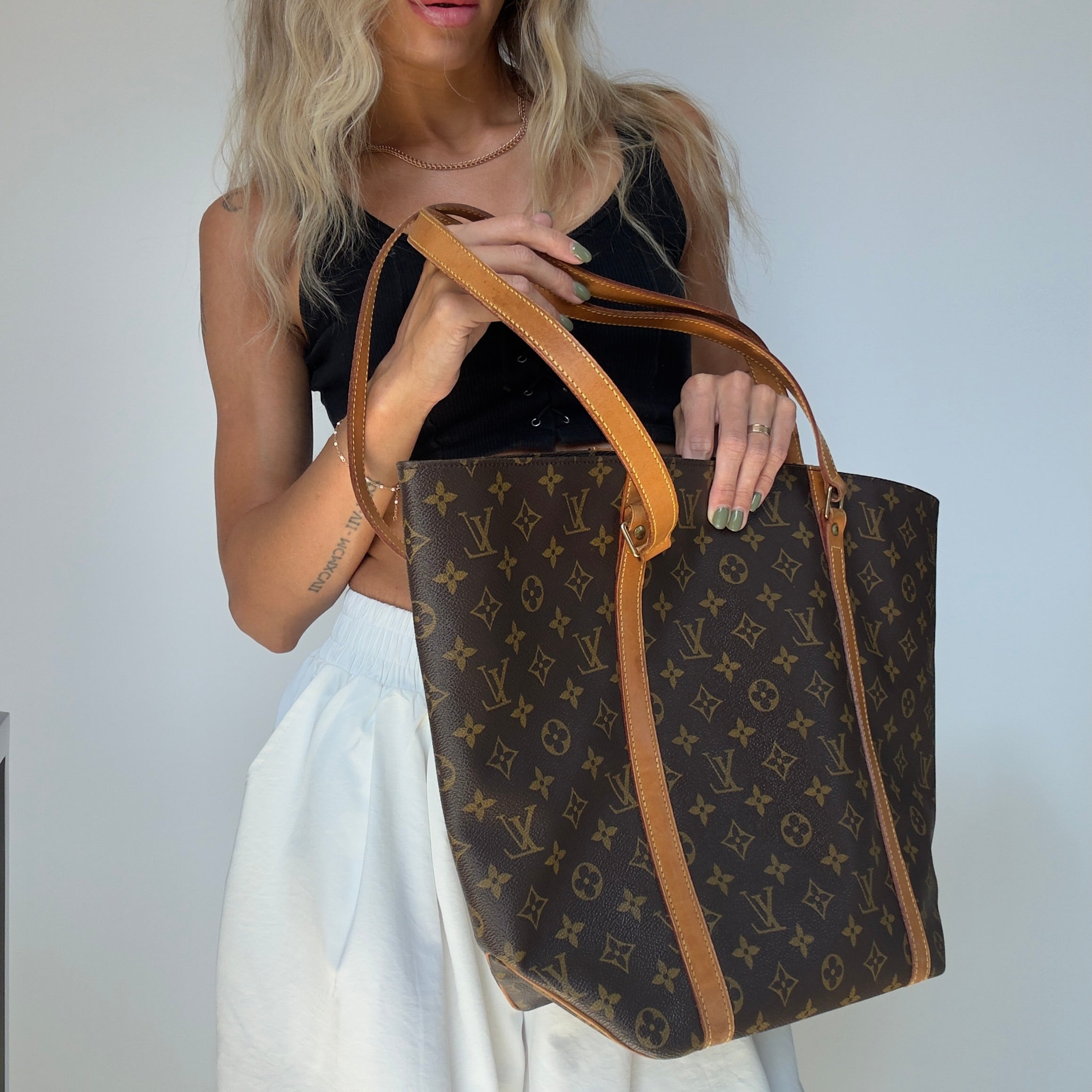 Louis Vuitton Monogram Sac Tote - Queen May