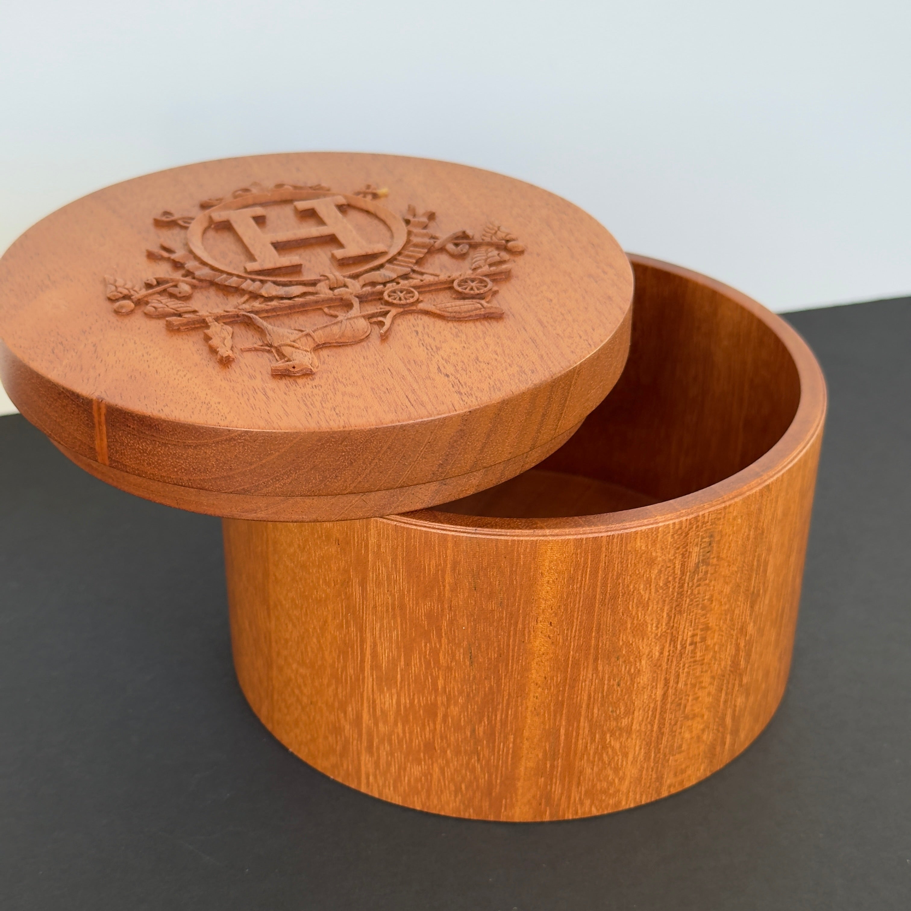 Hermes Ex-Libris Mahogany Twilly Box - Queen May