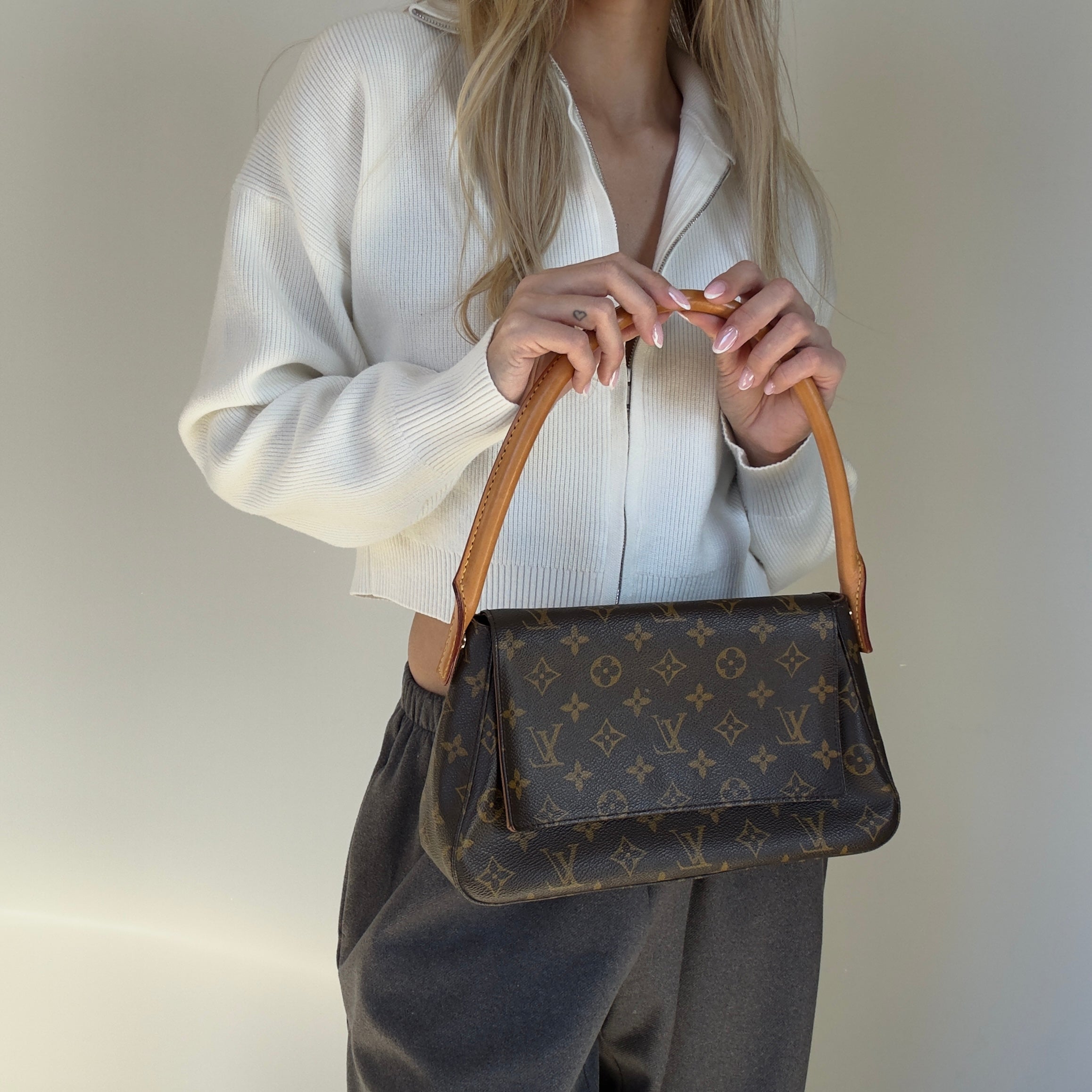 Louis Vuitton Looping PM - Queen May
