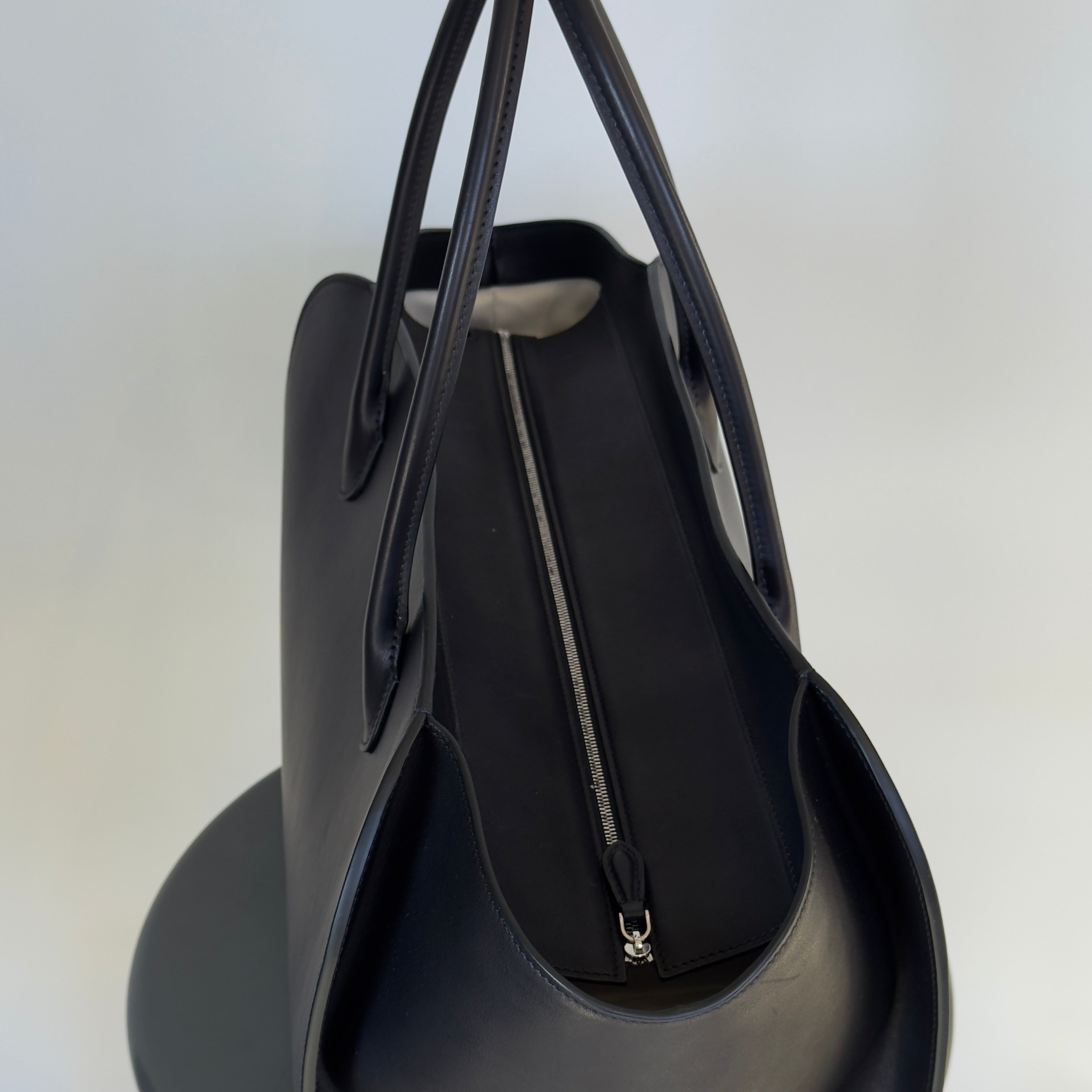The Row Marlo 17 Tote Bag - Queen May