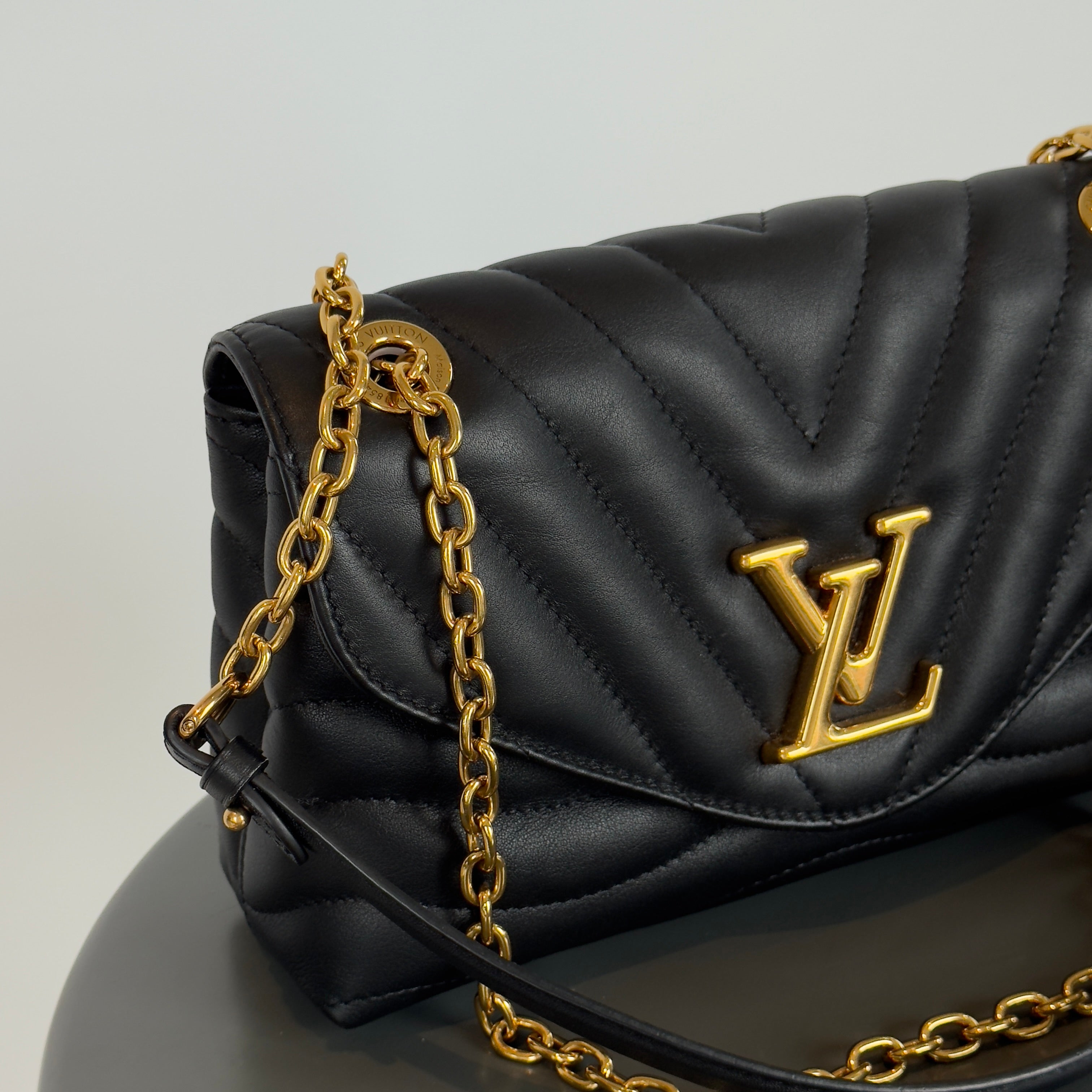 Louis Vuitton New Wave MM - Queen May