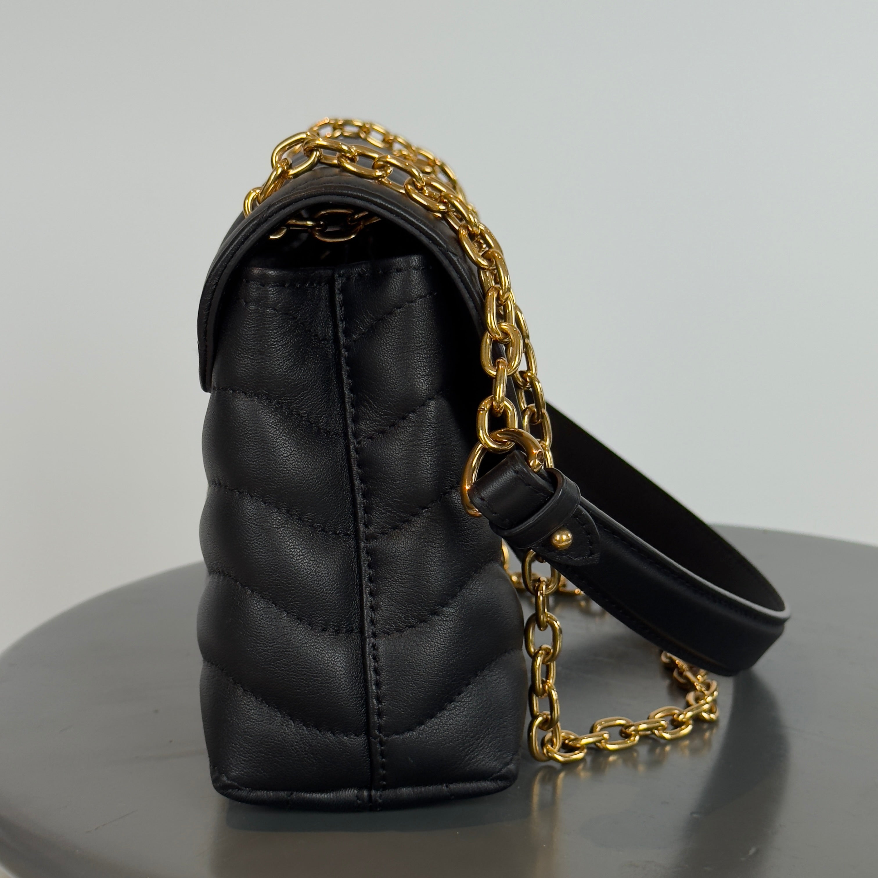 Louis Vuitton New Wave MM - Queen May