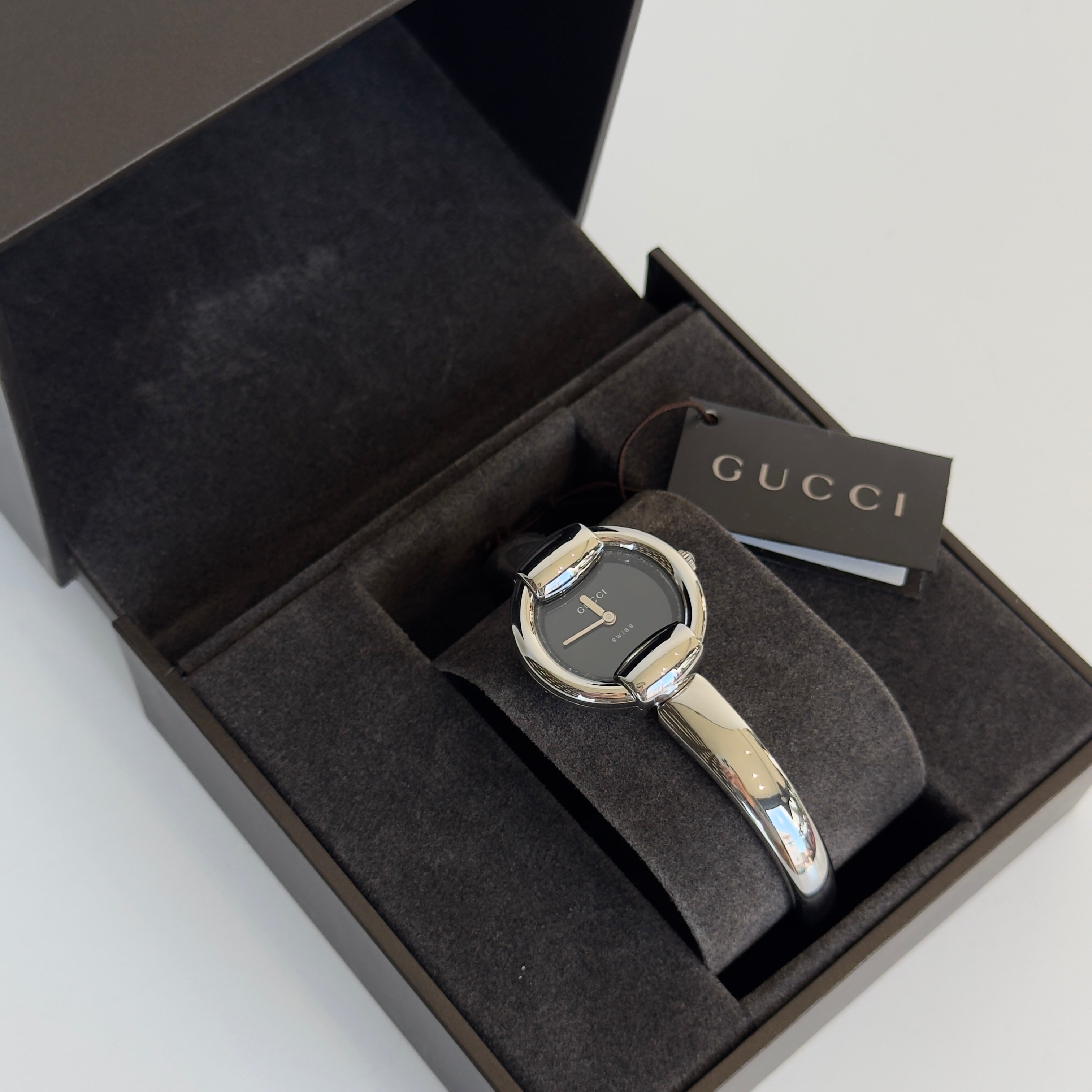 Gucci 1400L Bangle Horsebit Watch Black Dial - Queen May