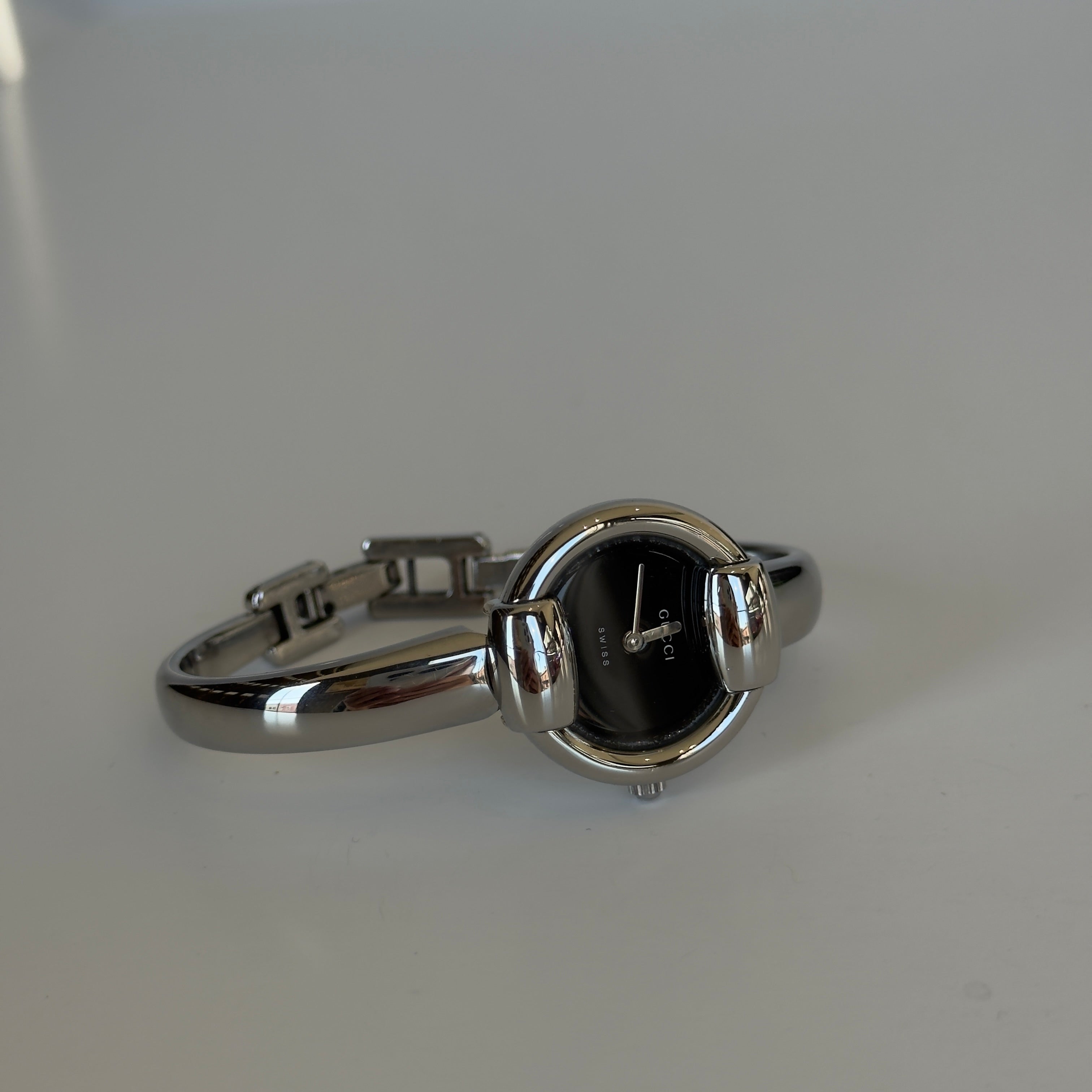 Gucci 1400L Bangle Horsebit Watch Black Dial - Queen May