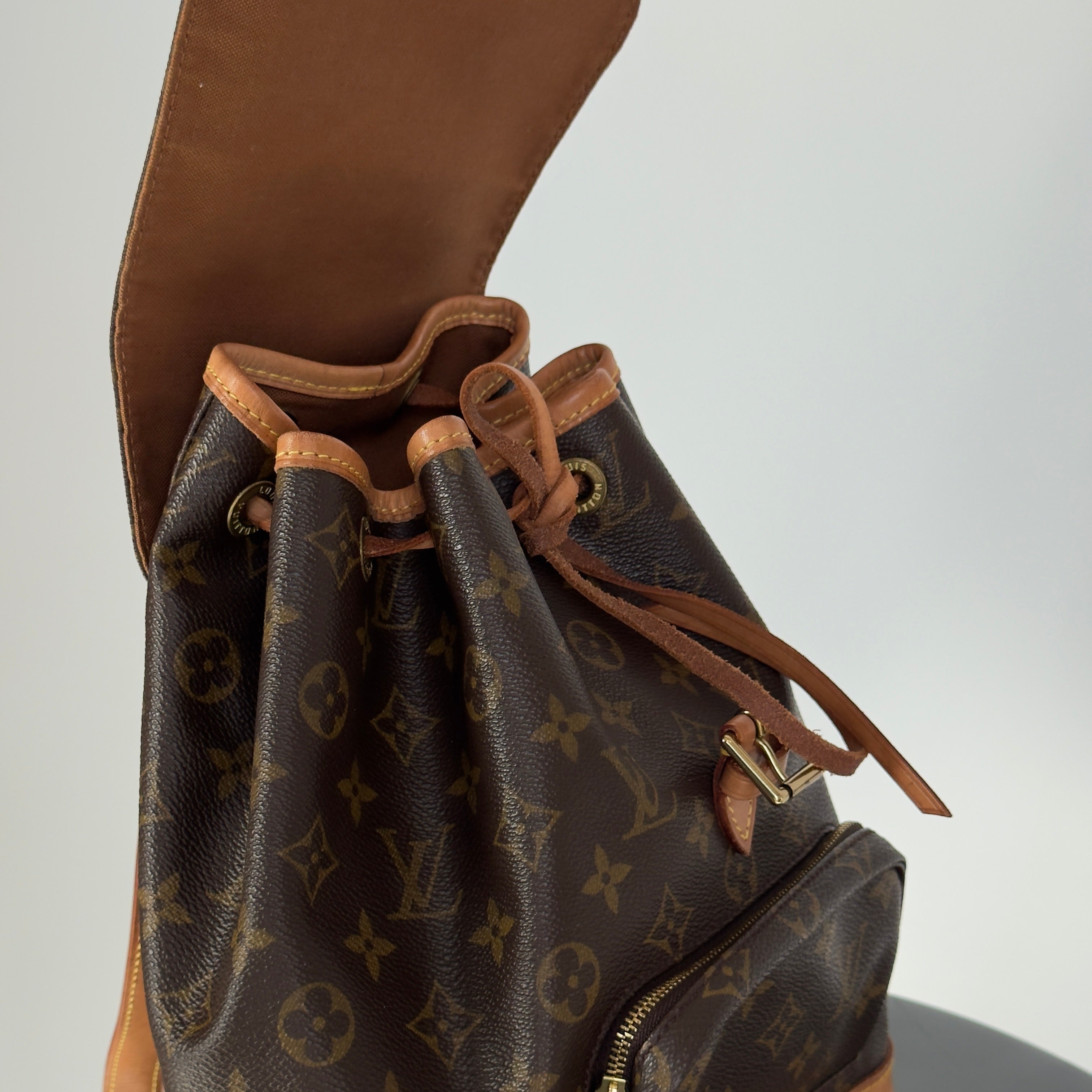 Louis Vuitton Monogram Montsouris MM - Queen May