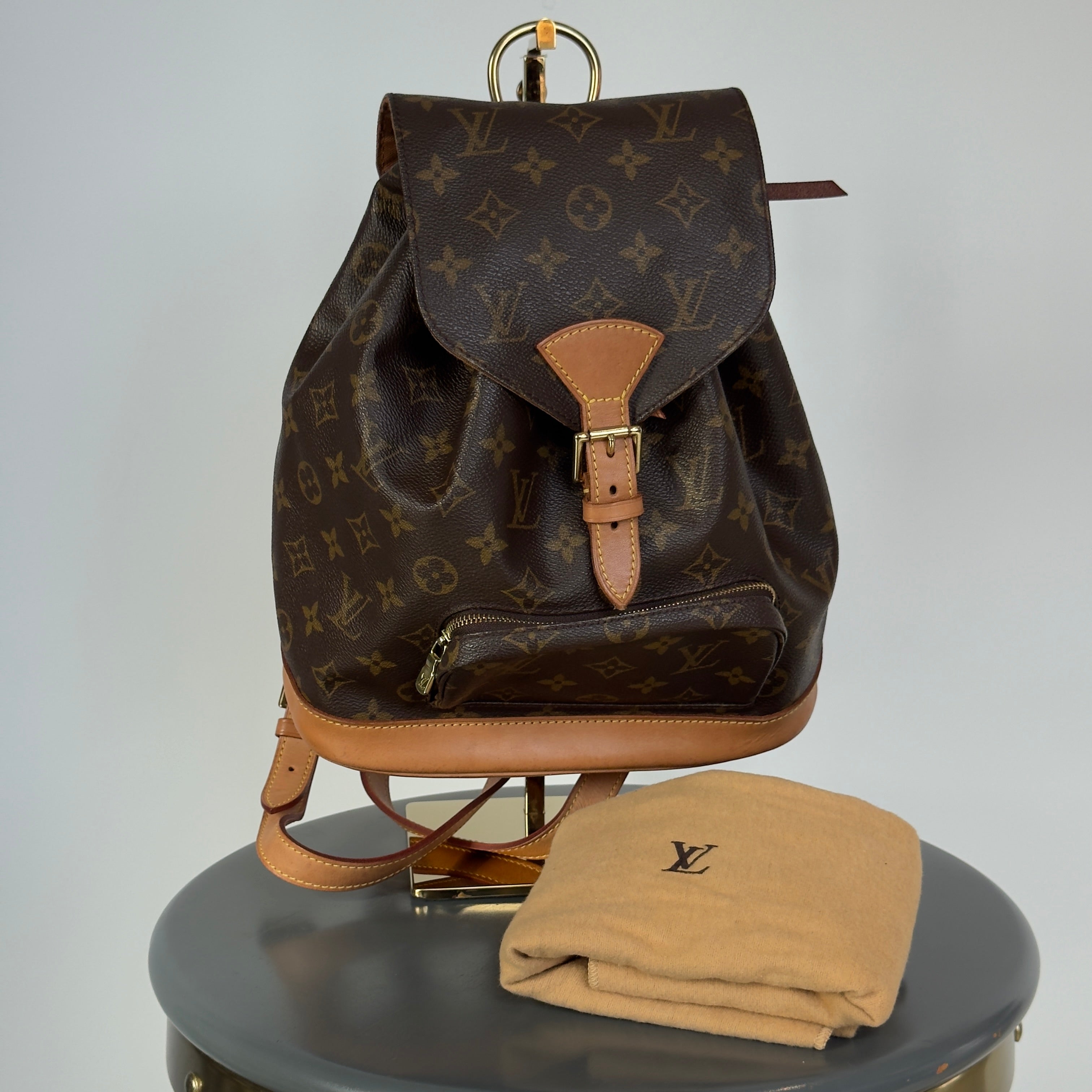 Louis Vuitton Monogram Montsouris MM - Queen May
