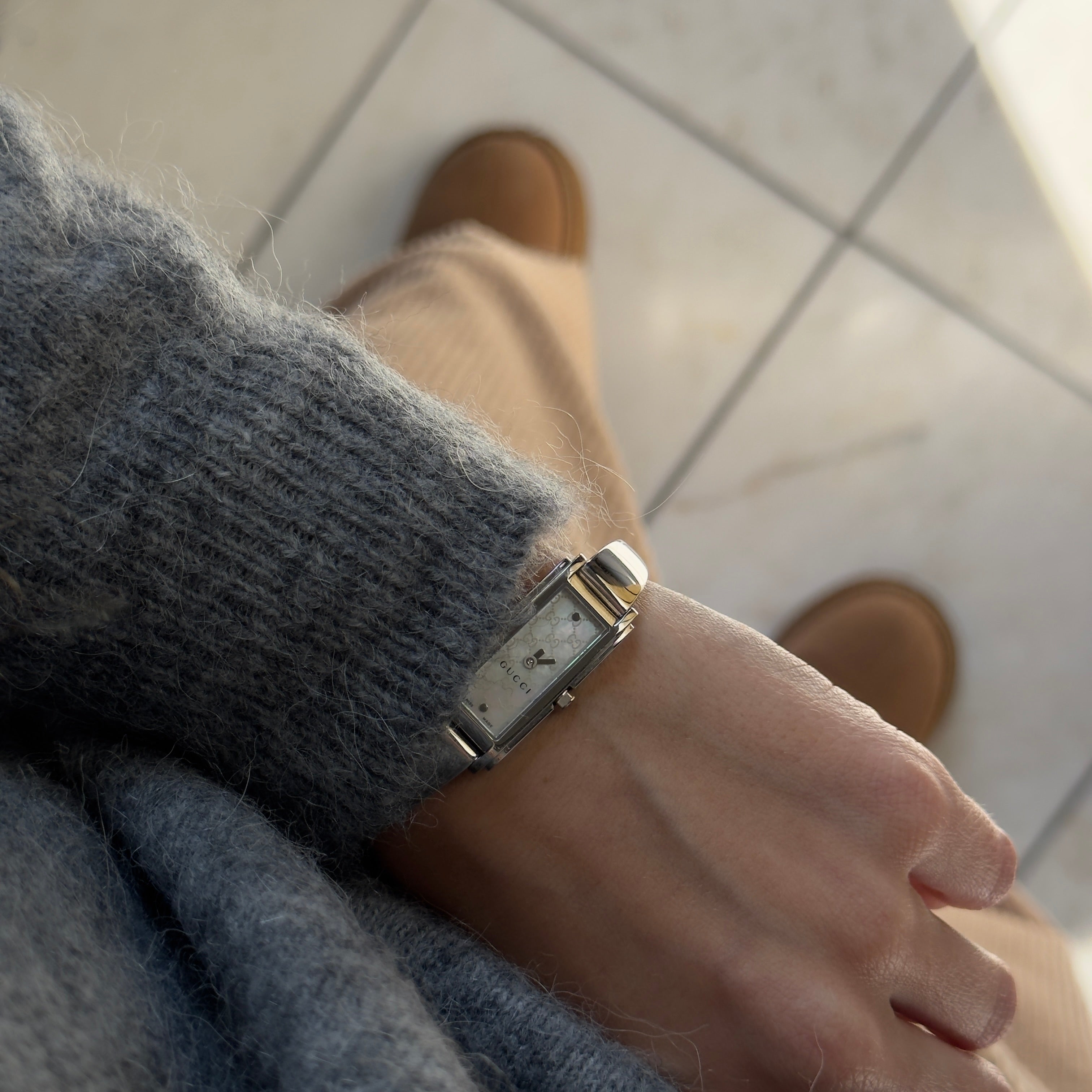 Gucci 1500L Mother of Pearl GG Dial Horsebit Bangle Watch - Queen May