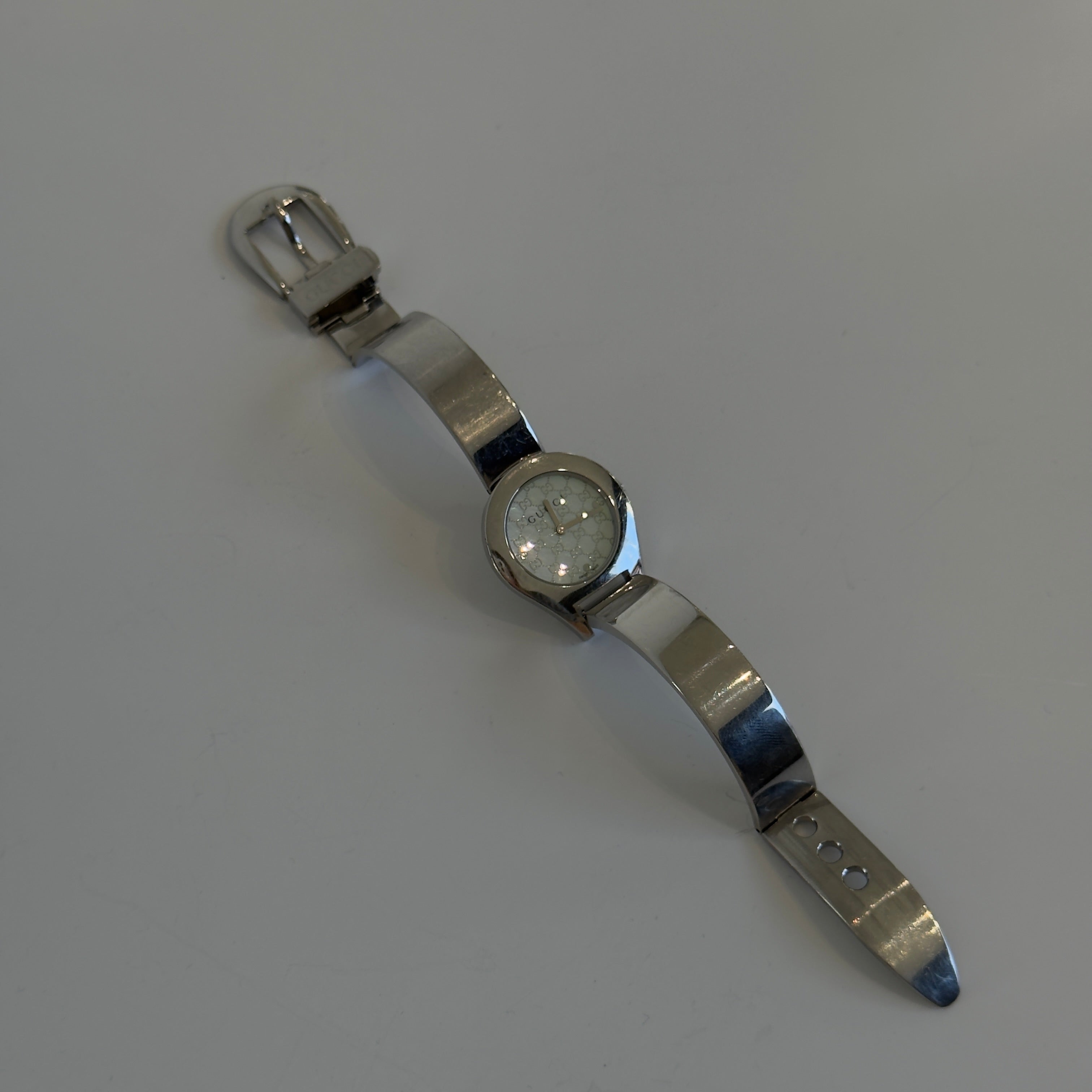Gucci 6700L Stainless Steel Mother Of Pearl Dial Bangle Watch - Queen May