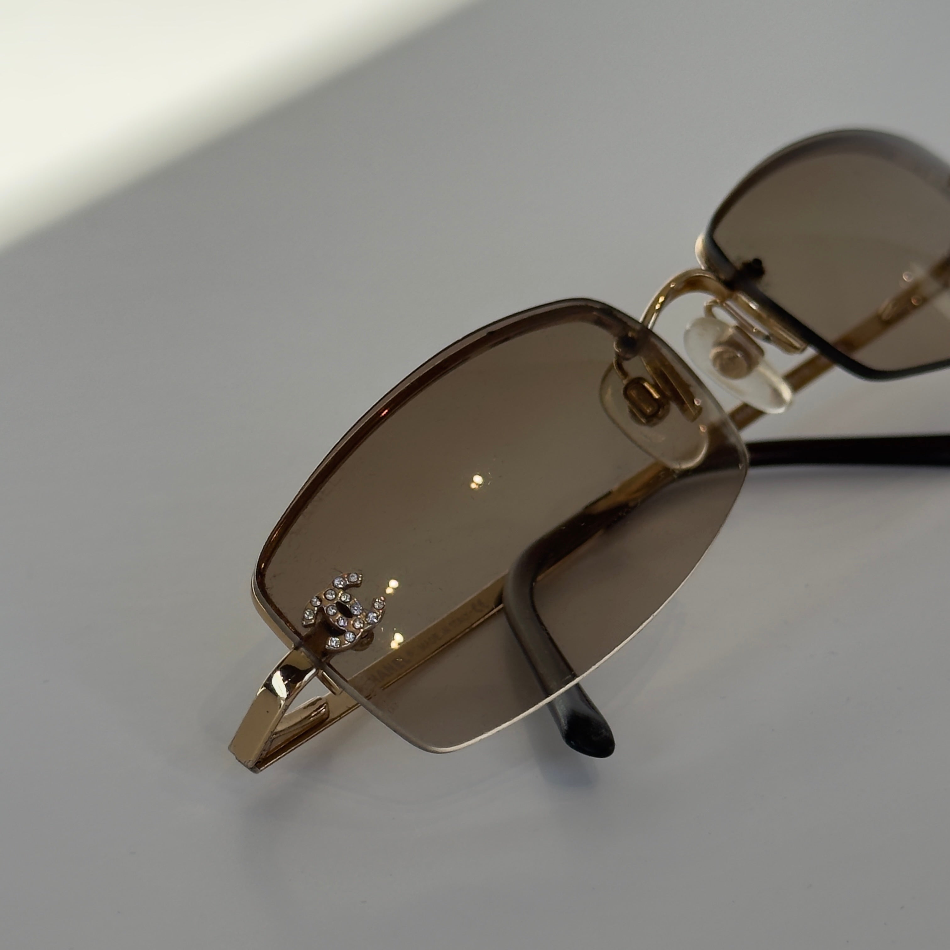 Vintage Chanel 4093-B Rimless Wire Frame Rhinestone CC Sunglasses Smoke - Queen May