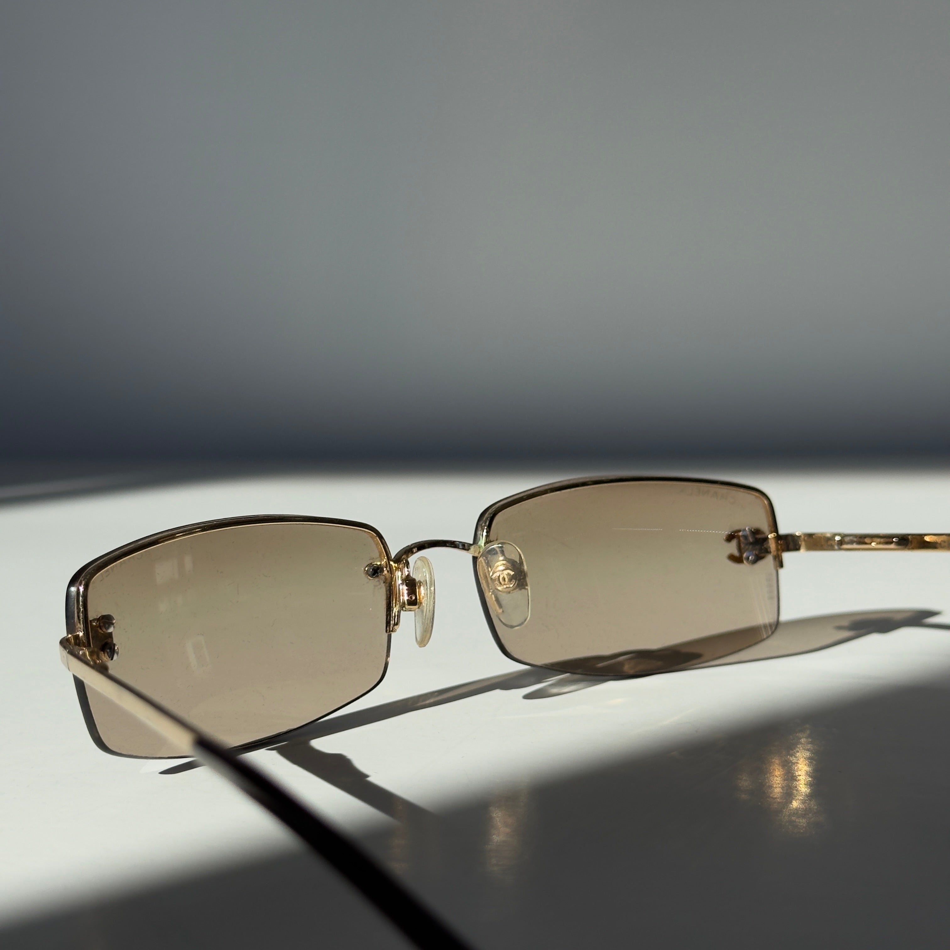 Vintage Chanel 4093-B Rimless Wire Frame Rhinestone CC Sunglasses Smoke - Queen May